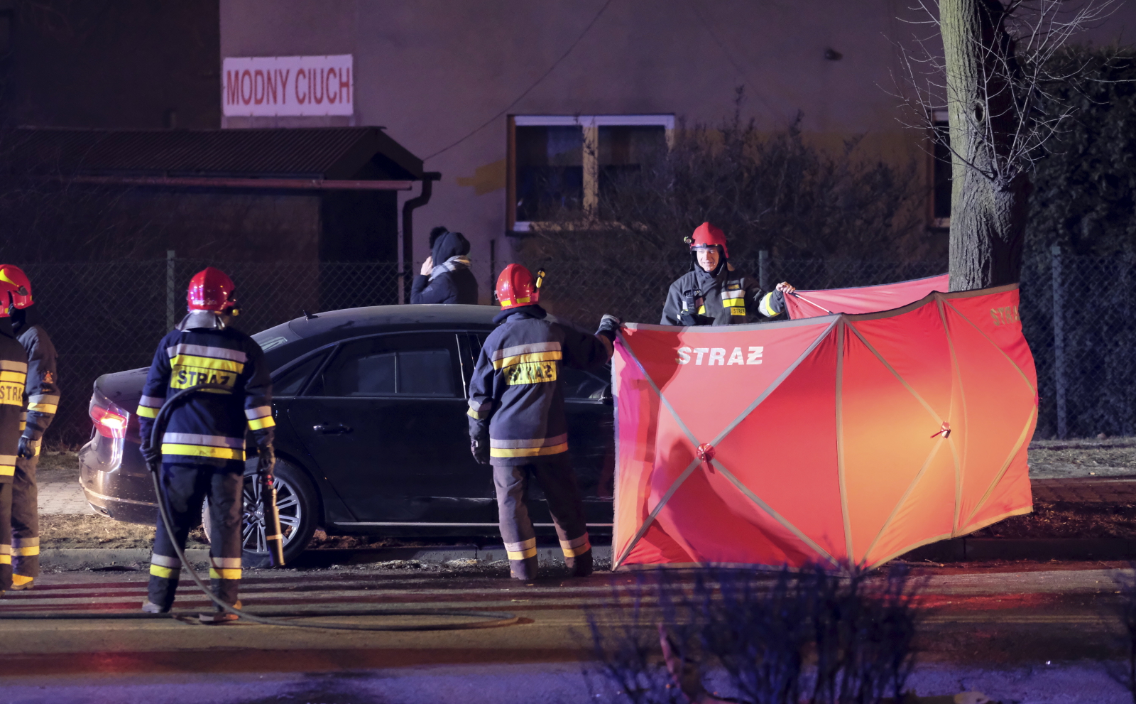 Wypadek kolumny rządowej w Oświęcimiu. Limuzyna rozbita