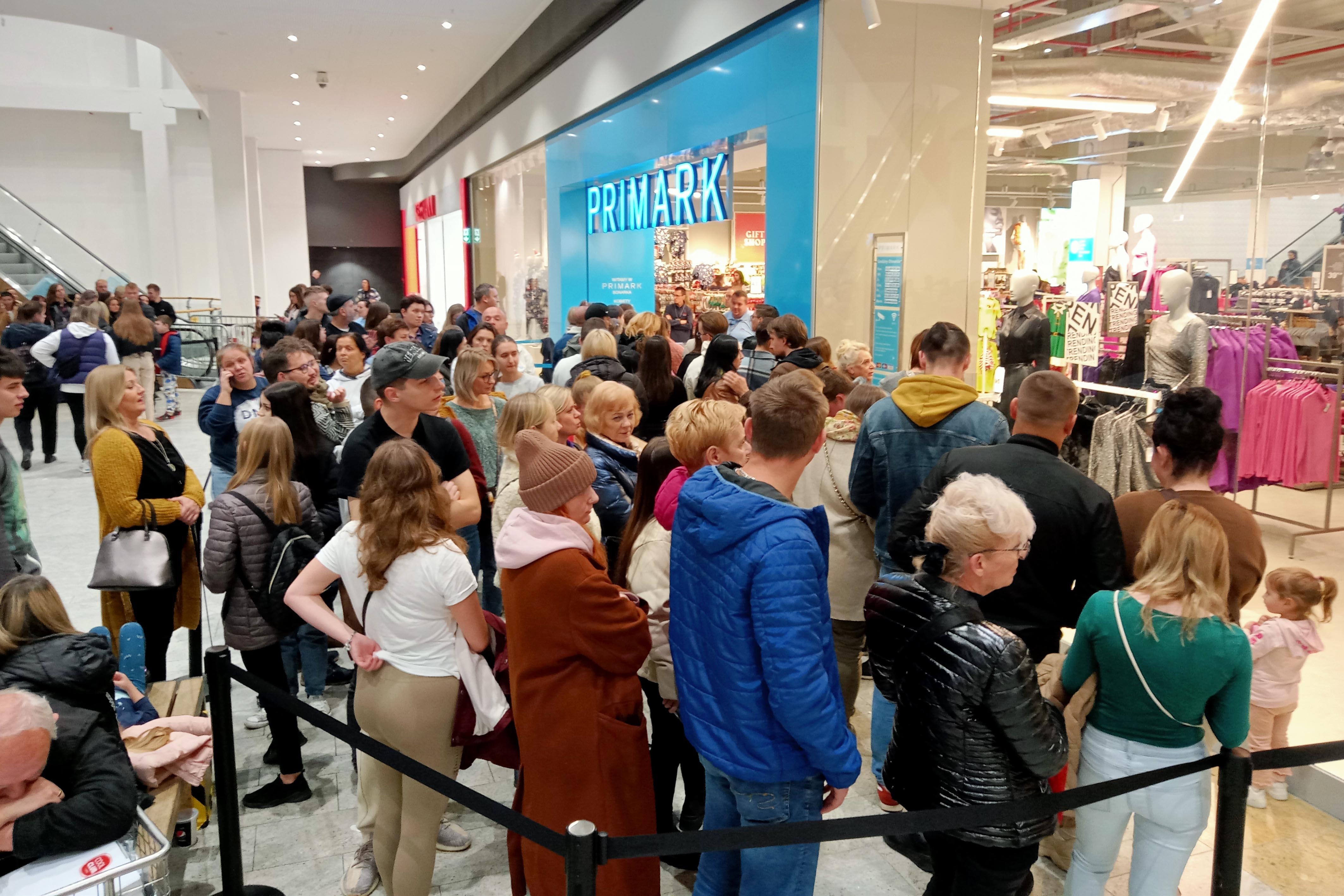 Kraków. Tłumy klientów na otwarciu sklepu Primark w Bonarka City Center