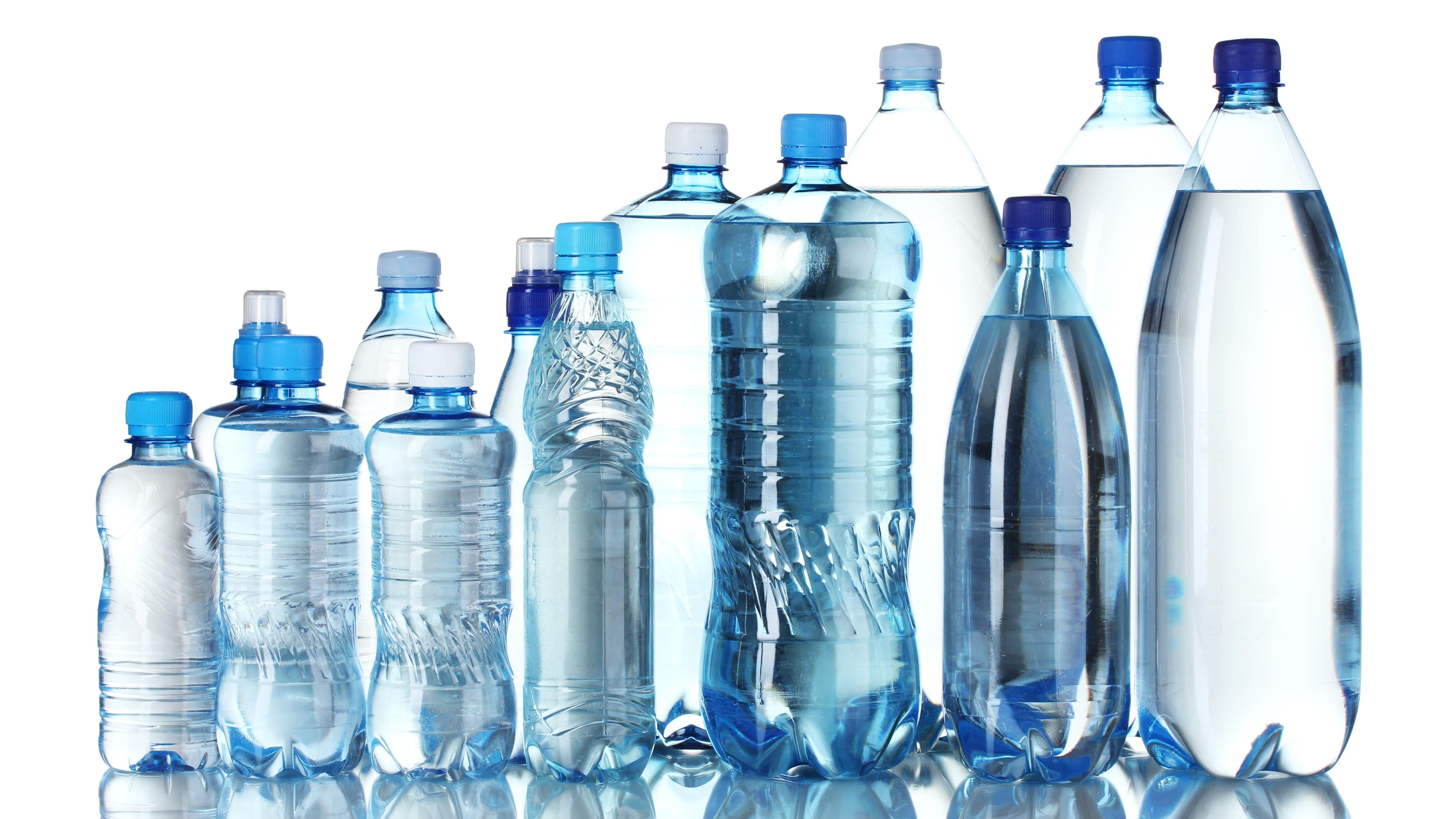 Badanie jakości wody butelkowanej. Wiadomo, która jest najlepsza