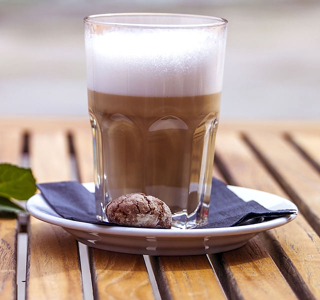 francia sajtó kávé szív egészsége