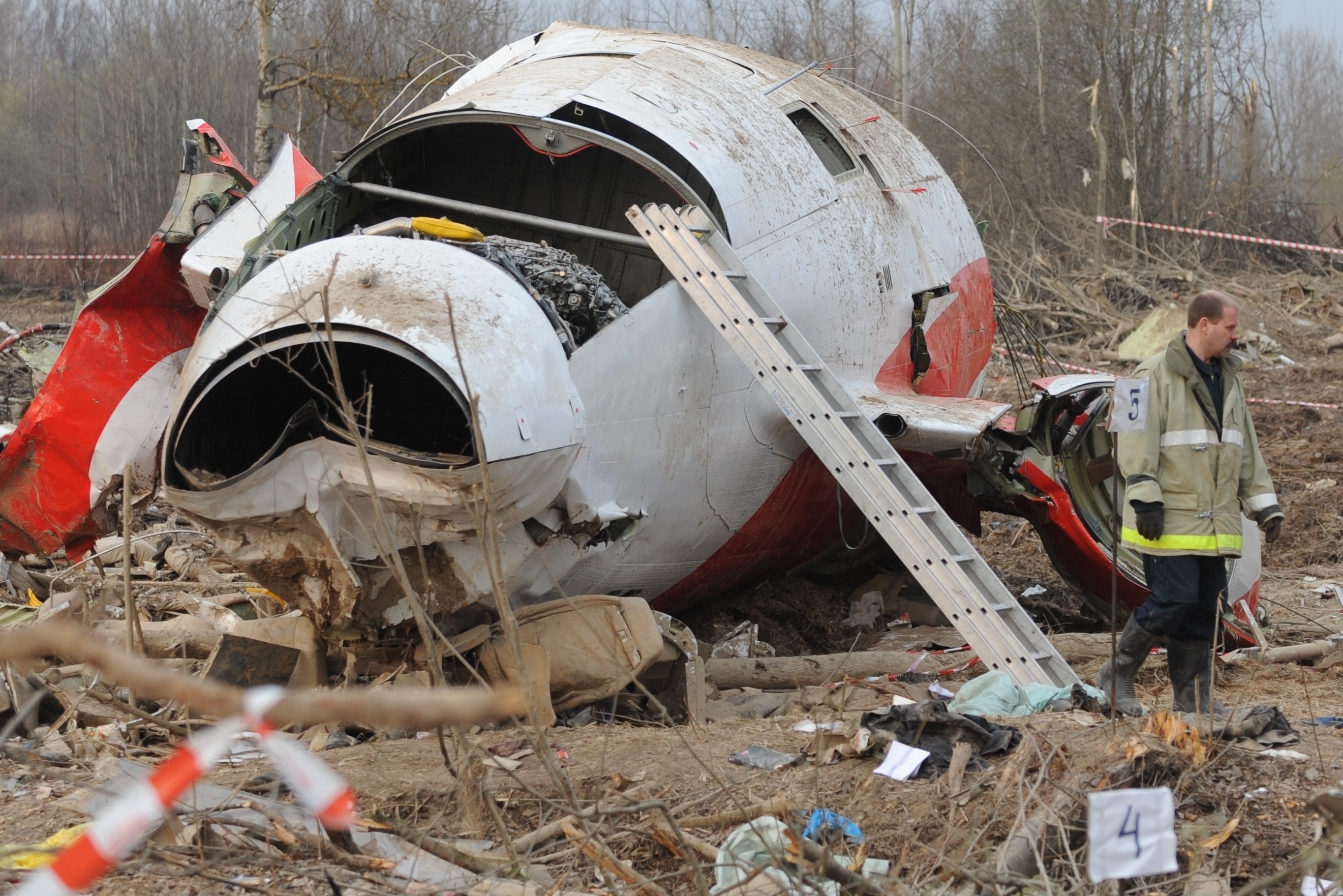 Katastrofa Smolenska Smolensk Spor W Czasie Identyfikacji Zwlok Katastrofa Tu 154 Klocili Sie O Zwloki
