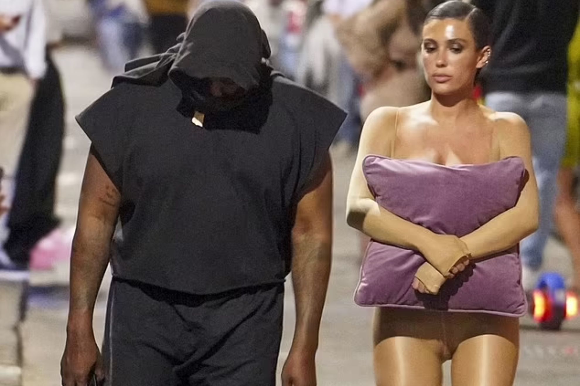 Go and post your wife; Angry Kanye tells critics after posting nude videos  of his wife | Pulse Ghana