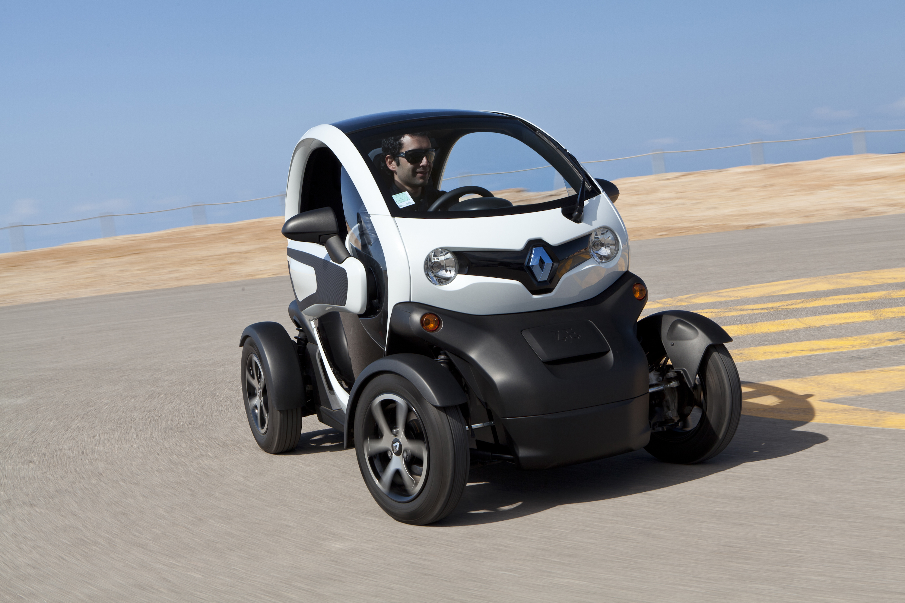 Маленький рено twizy