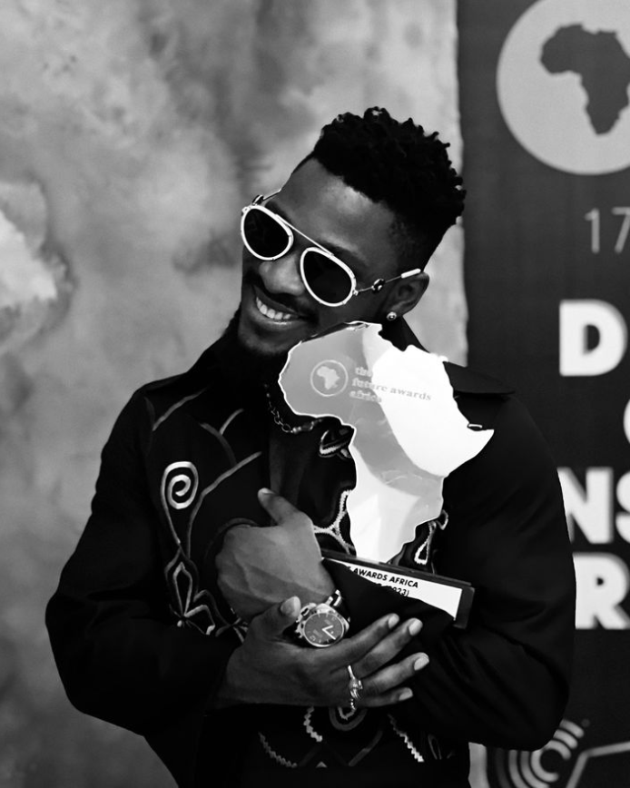 Tobi Bakre wins award for acting at 'The Future Awards Africa'