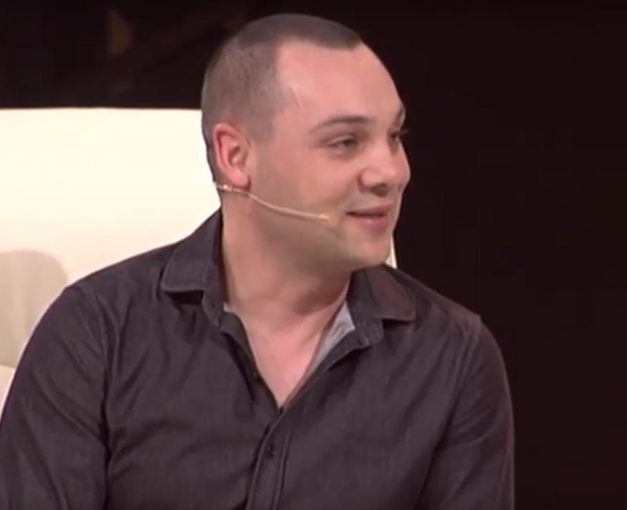 Bio je u vezi sa Tanjom Savić, a danas je u BRAKU SA OVOM LEPOTICOM: Pogledajte kako izgleda supruga zvezde "Granda", od njene lepote zastaje dah! (FOTO)