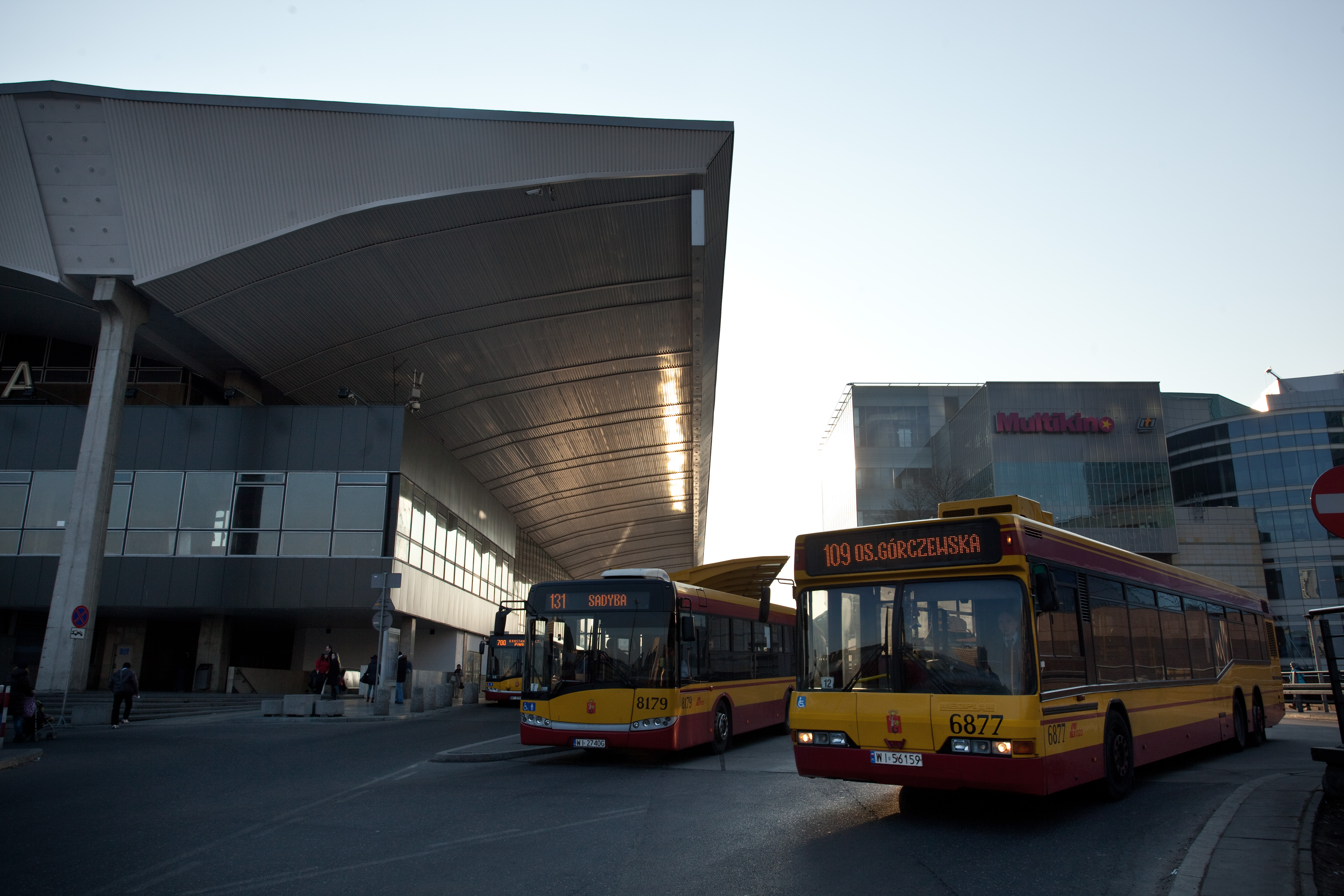 Od czerwca ZTM likwiduje część linii autobusowych - Wiadomości