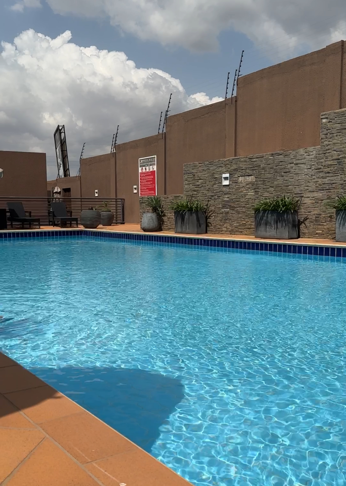 Swimming pool at Oak Plaza Suites