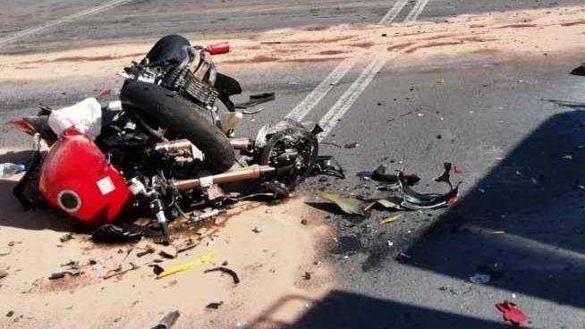 Wypadek na obwodnicy Kleszczowa. Czołowe zderzenie motocykli Wypadek motocyklowy brutalne fakty