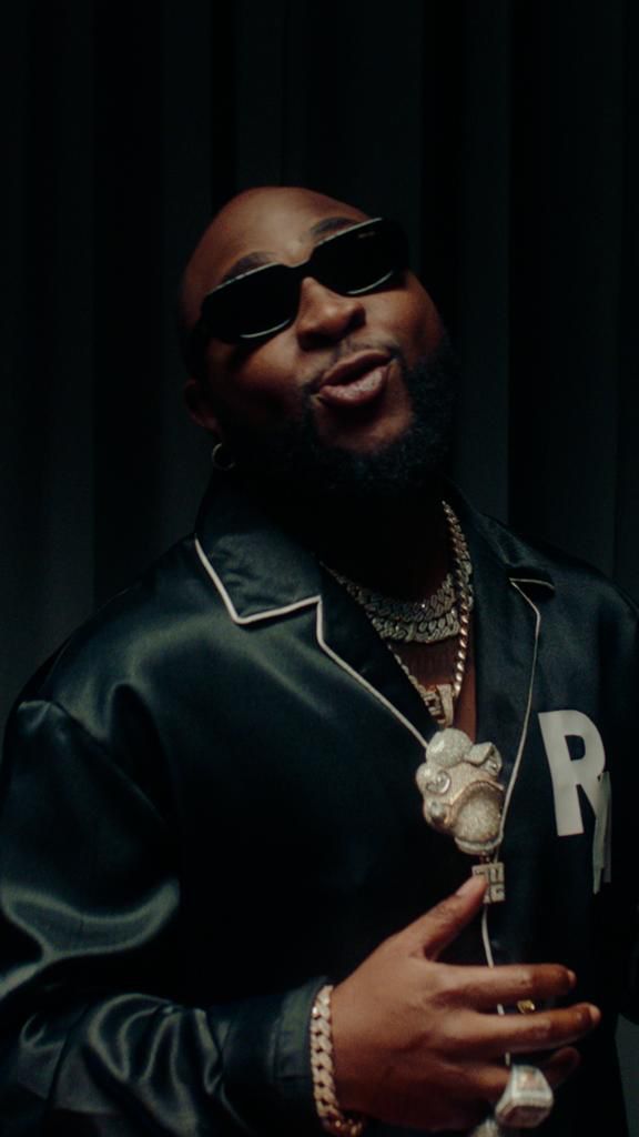 What is Bay Ice cooking with Davido?