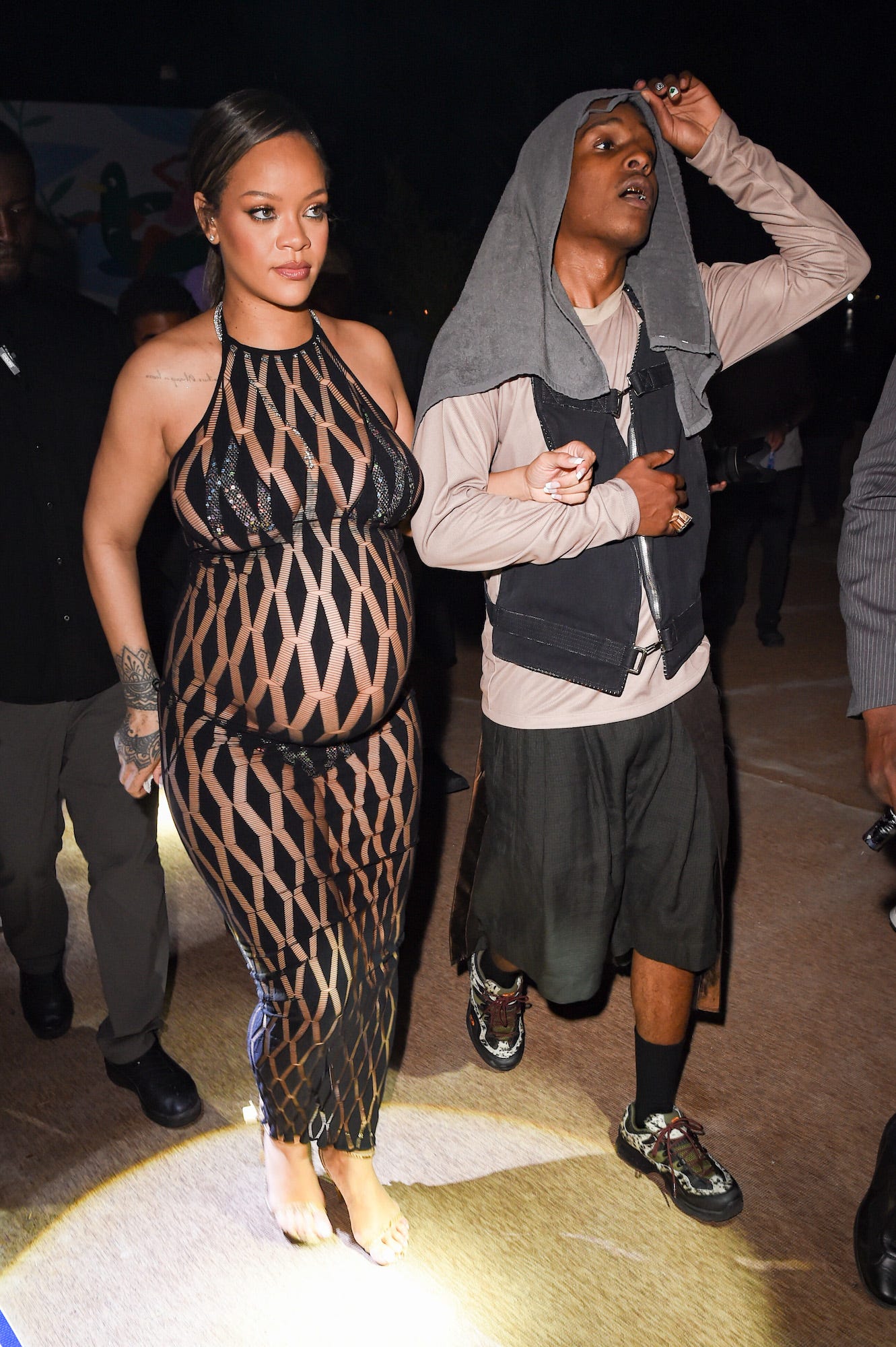 One thing about Rihanna, she is indeed a fashion trendsetter for pregnant women; preaching confidence.