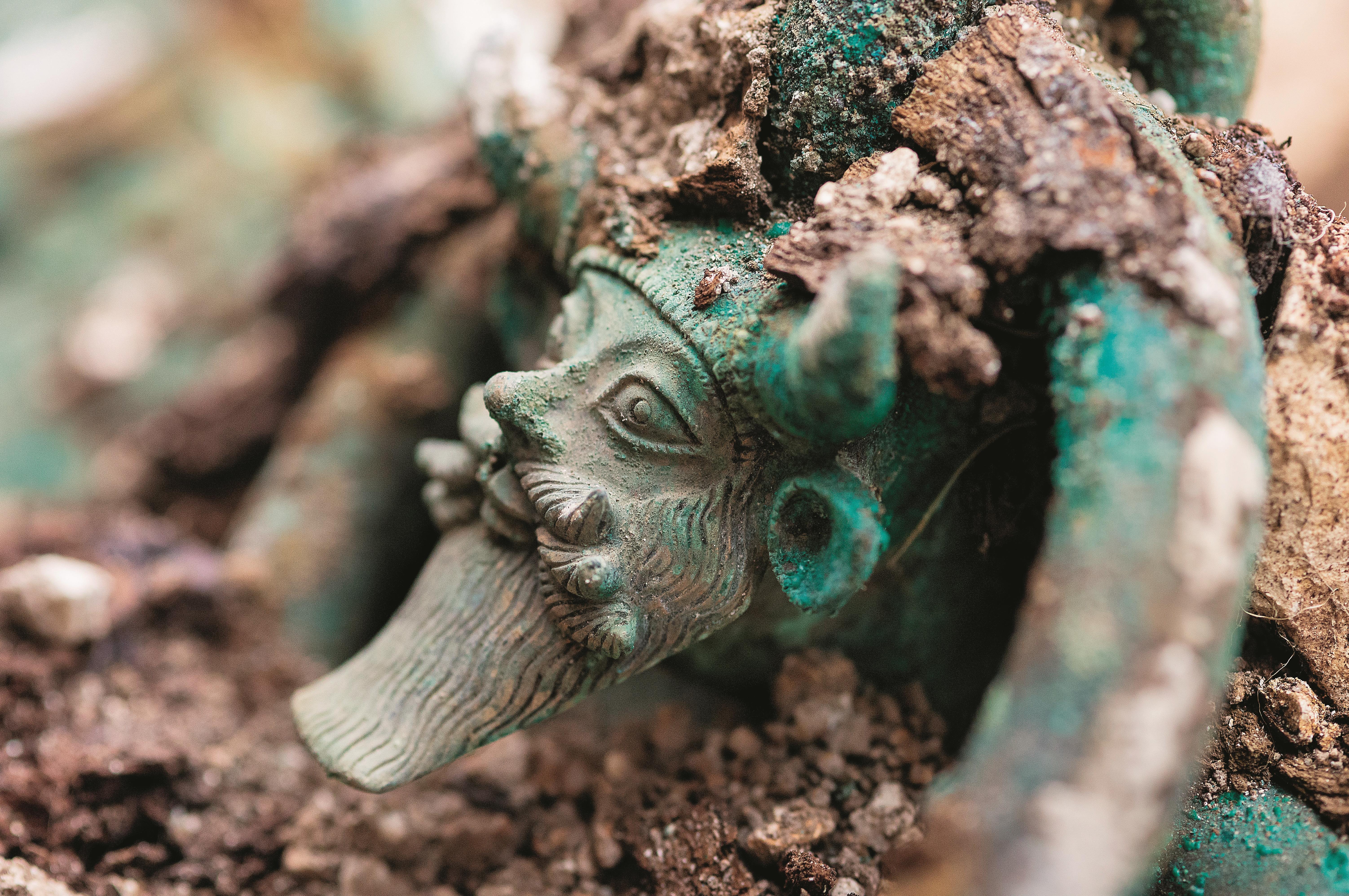 Imię Egipskiego Władcy Którego Grobowiec Został Odkryty W 1922 Roku Gigantyczny grobowiec celtyckiego władcy odkryty pod Paryżem - Historia