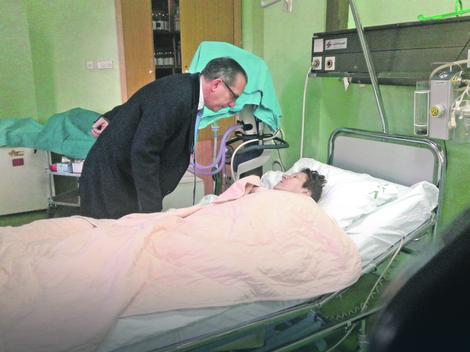 Niški gradonačelnik Zoran Perišic posetio povređenu ženu