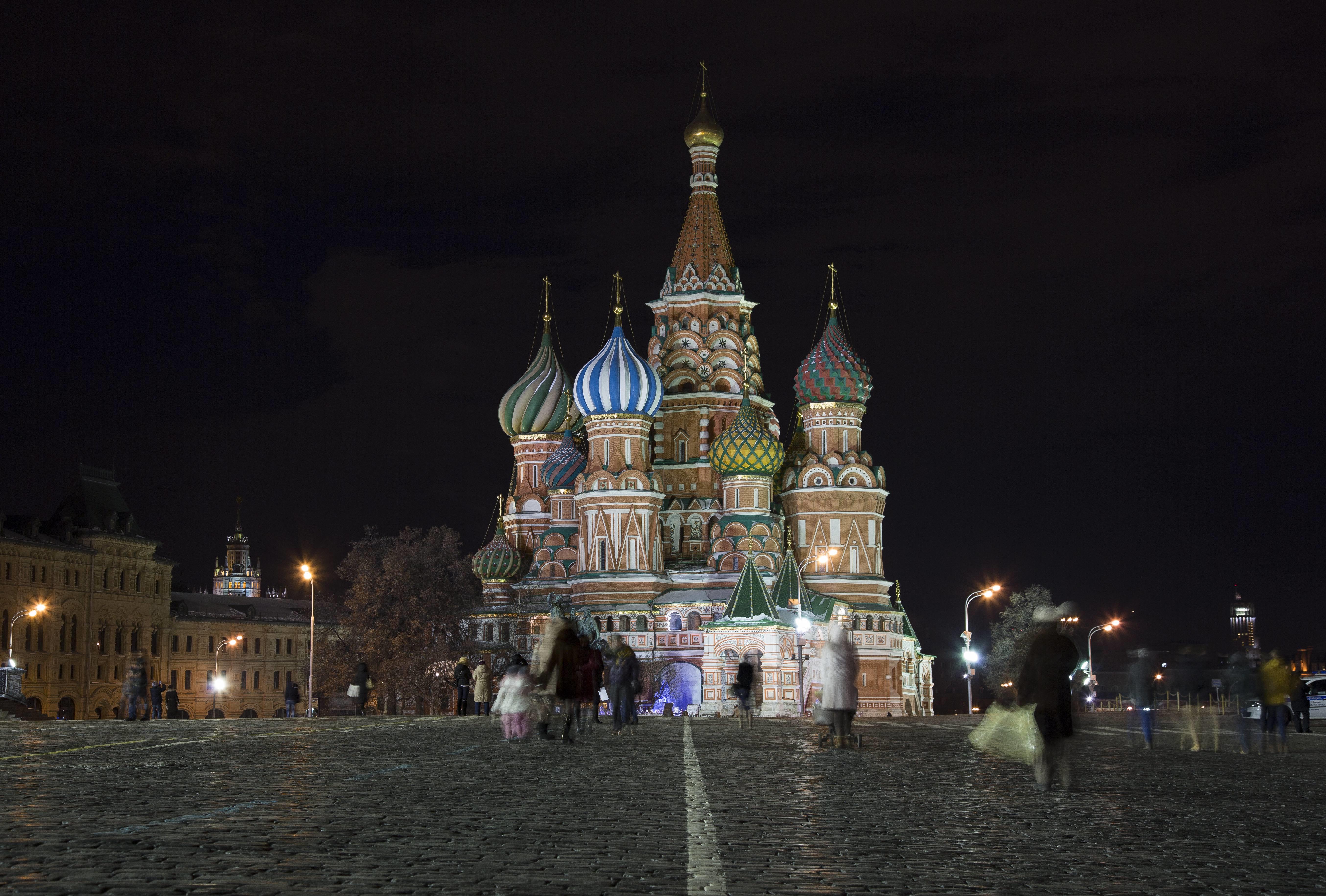 Камера москвы красная площадь. Красная площадь ночью фото.