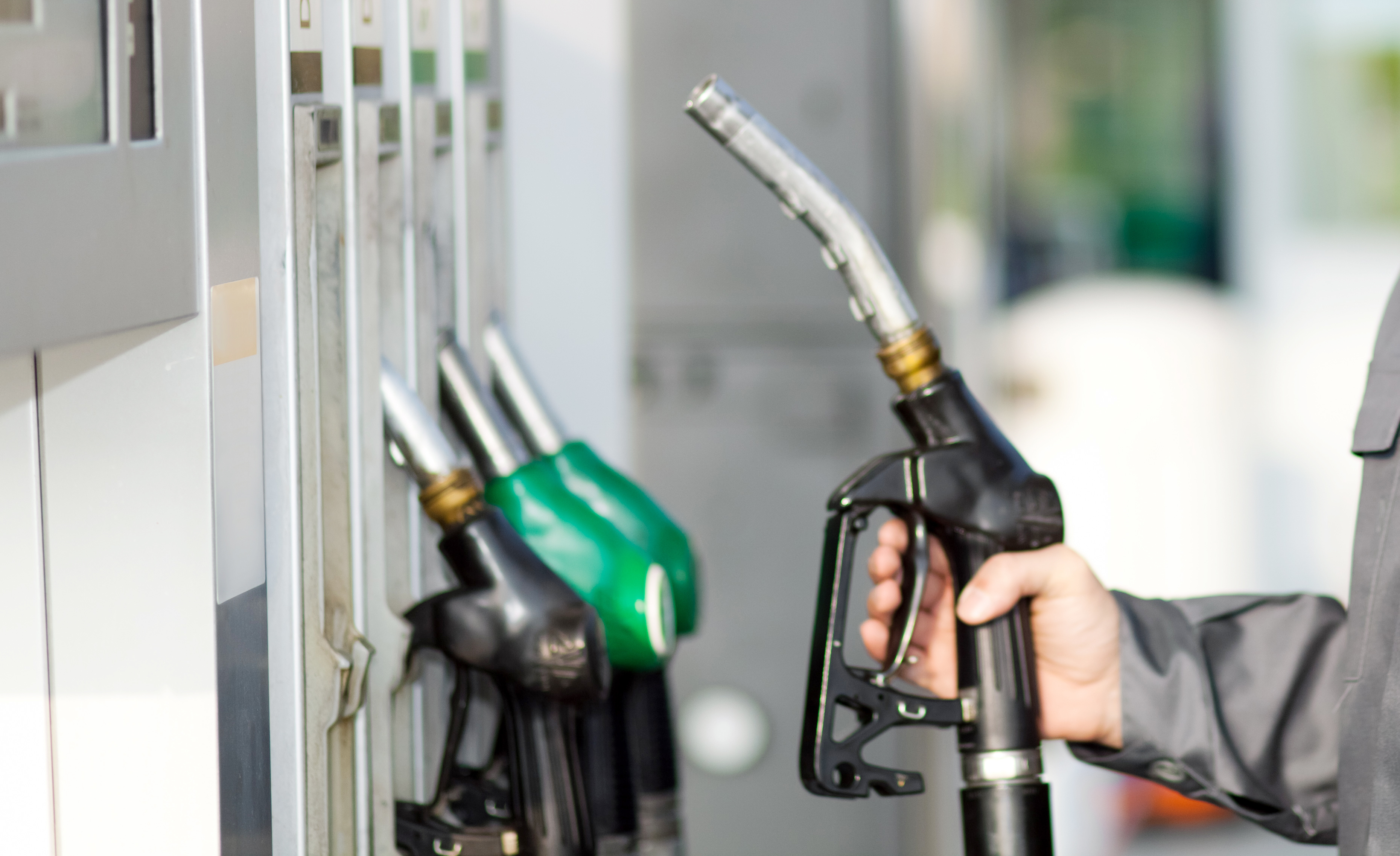 Csökken a benzin és a gázolaj ára - Blikk Rúzs