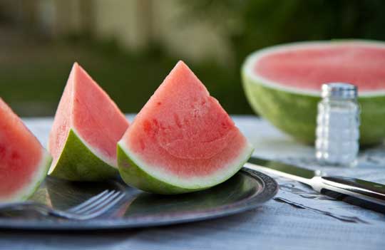 5 best ways to add watermelon to your skincare routine