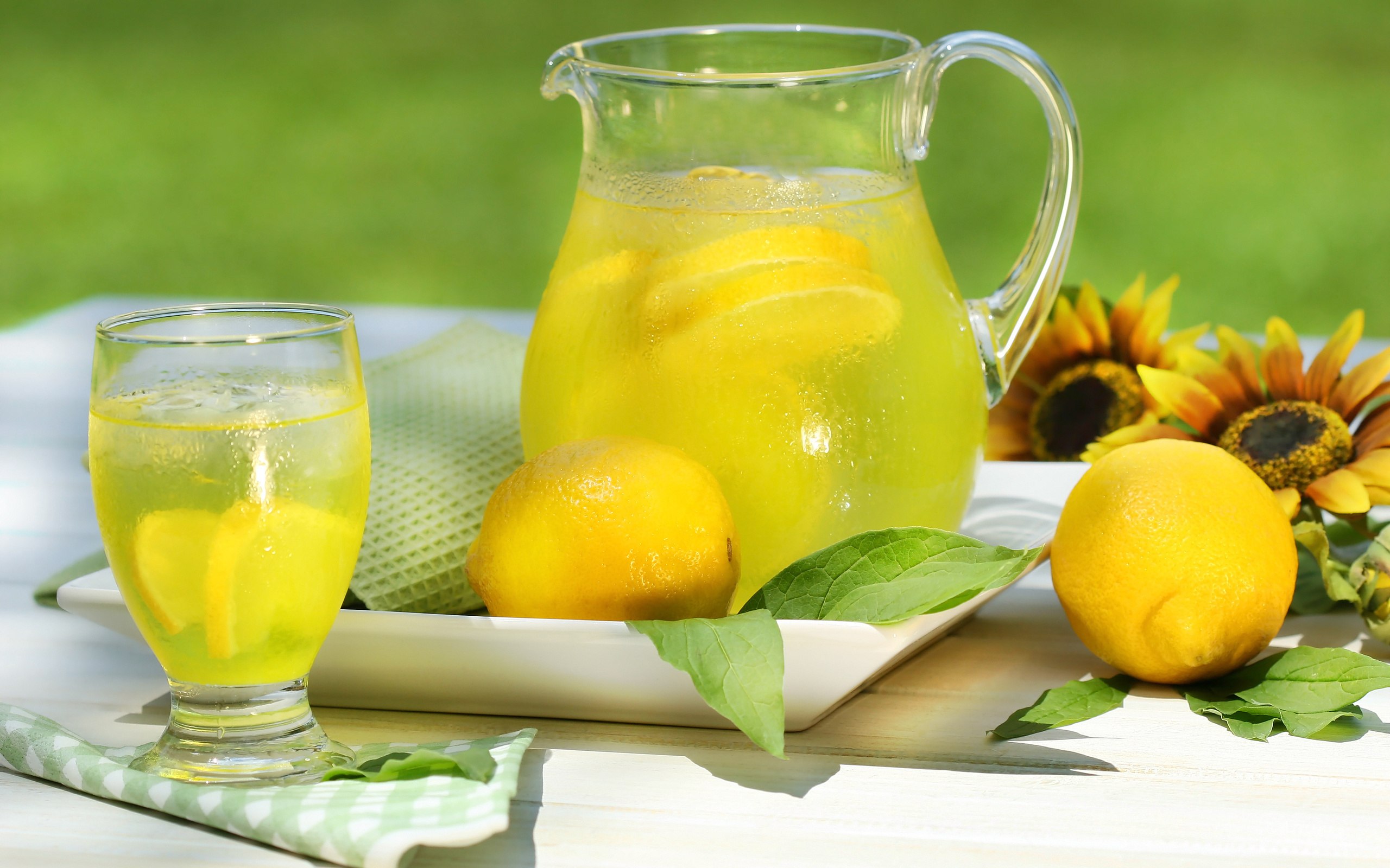 How to make healthy and fresh lemonade