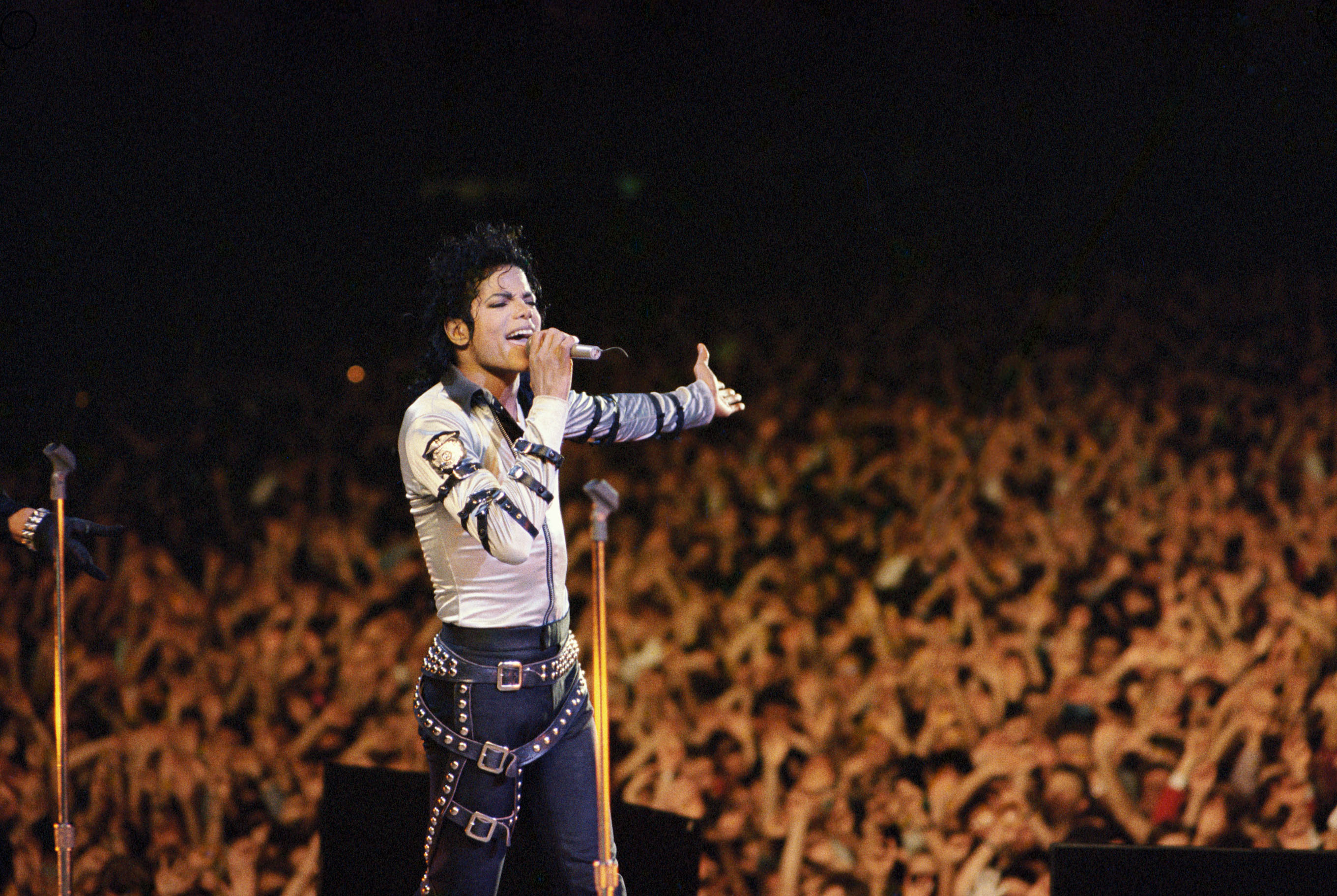 Видео поп музыку. Концерт Майкла Джексона в Лондоне на Уэмбли 1988.