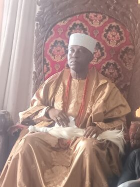 Soun inaugurates operation zero potholes on Ogbomoso township roads