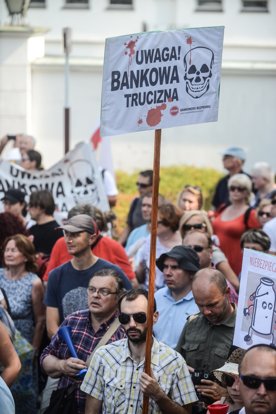 Manifestacja frankowiczów przeszła spod Belwederu pod Sejm