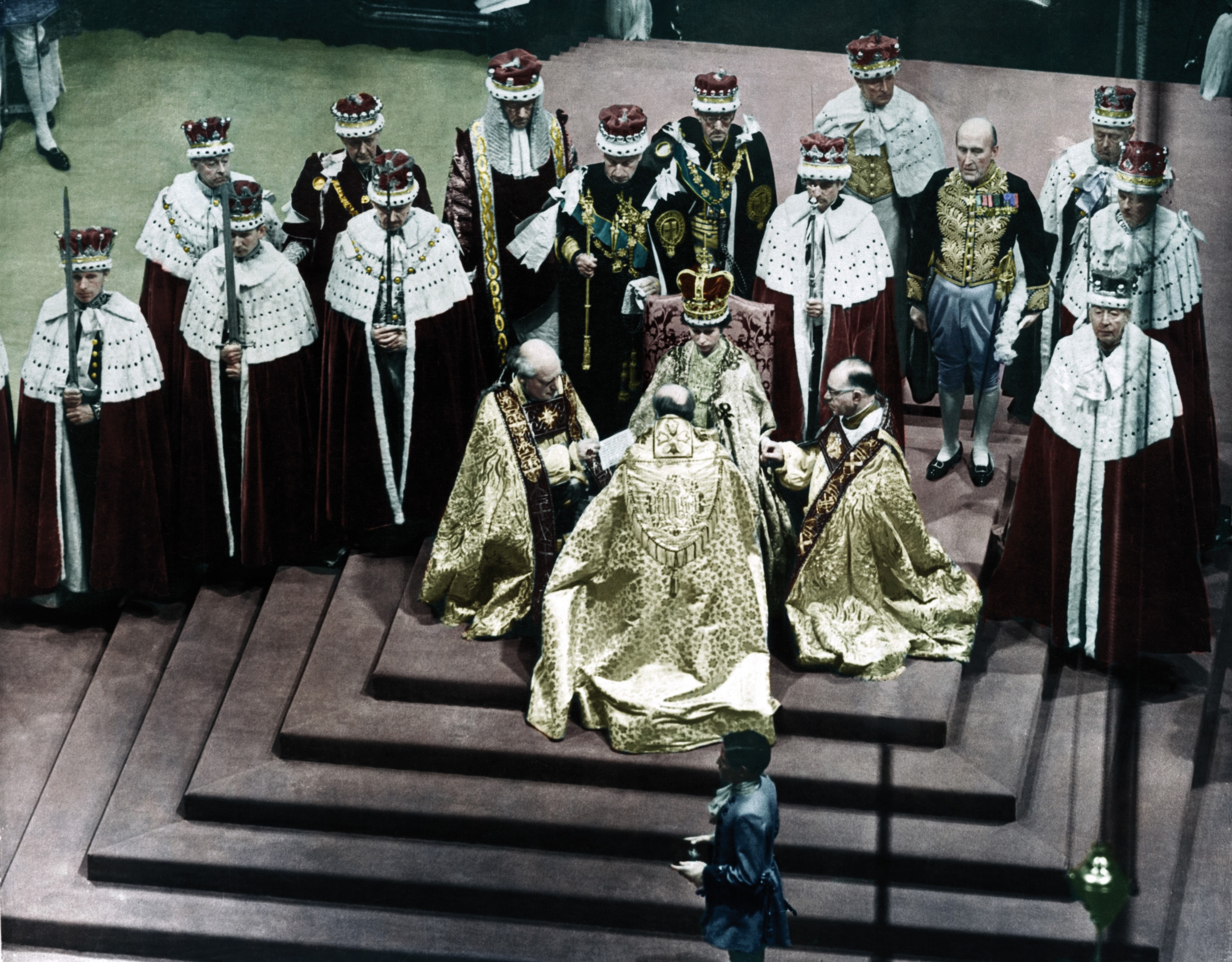 Nyolc hónapig készült II. Erzsébet koronázási ruhája - Blikk