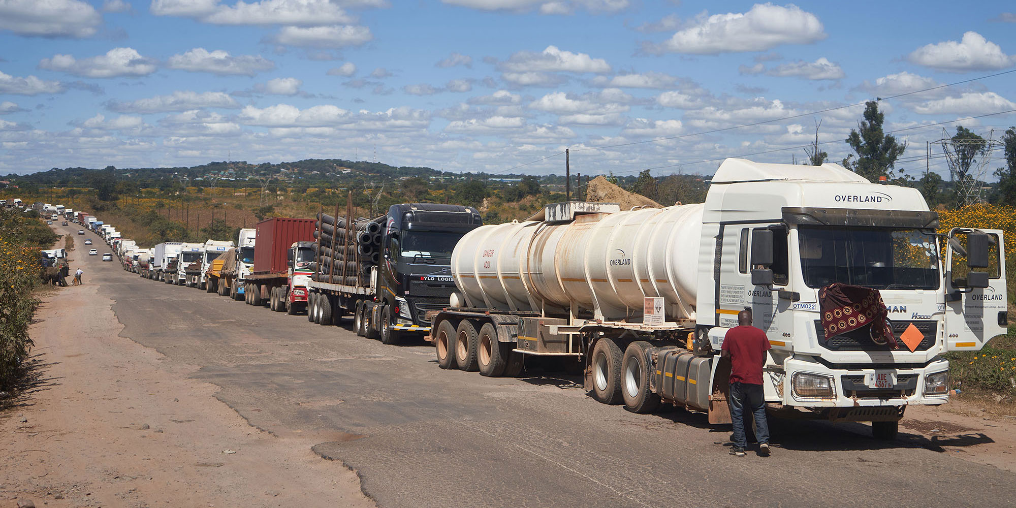 Oshxonada xalat kiygan ayollarning porno videolarini tomosha qiling Banyoda osmirlar uchun porno