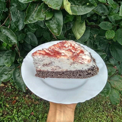 Mákos-epres-mascarpone krémes torta