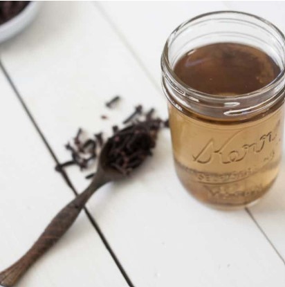 How to use cloves to cure bad breath