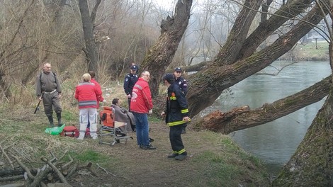 Spasioci izvlače muškarca iz Nišave