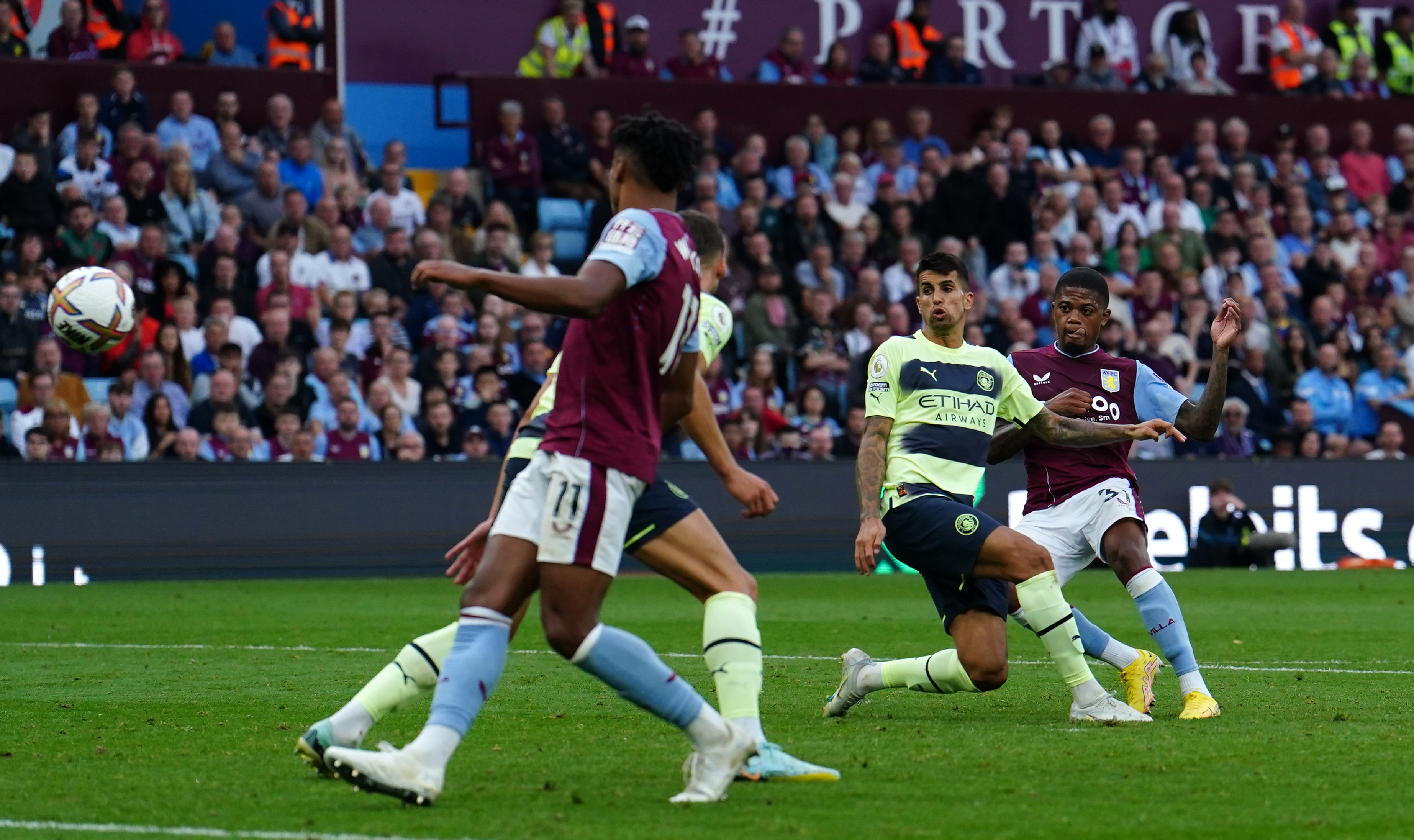 Манчестер Сити Астон вилла. Астон вилла - Манчестер Сити - 1:1. Man City vs Aston Villa.