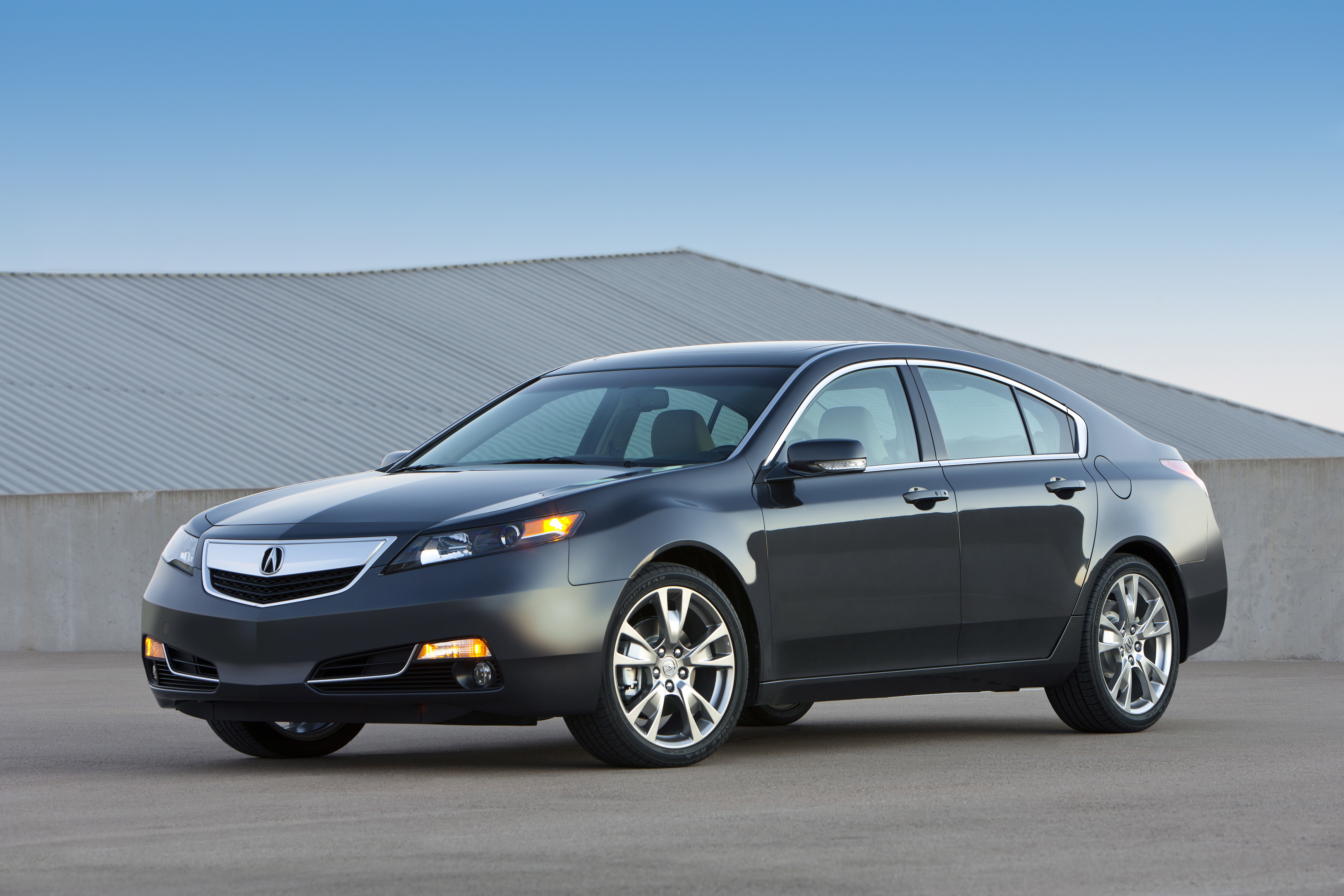 Acura TL testy i recenzje, zdjęcia, opinie, dane techniczne