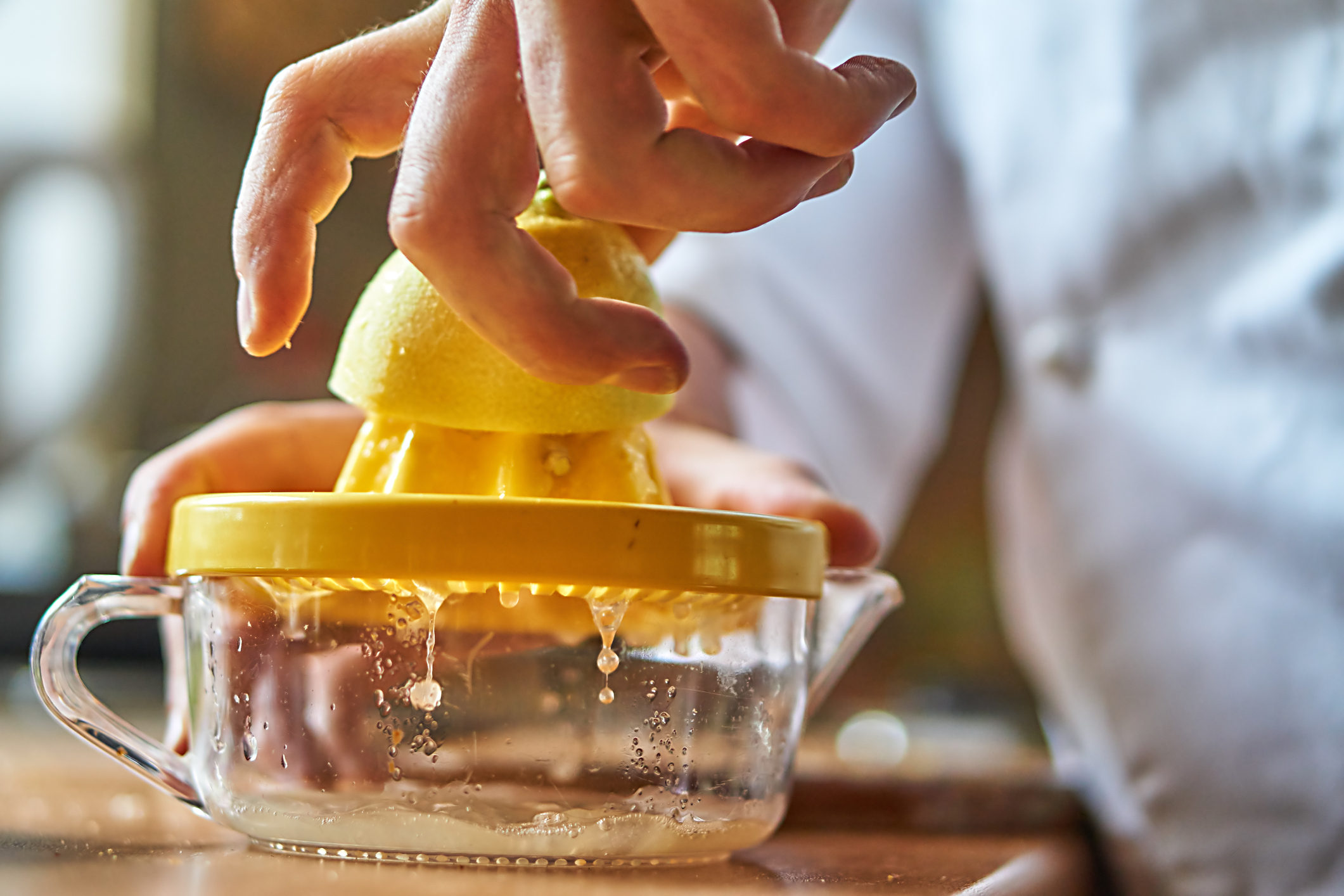 Rendszeresen facsarok citromot a konyhapultra. Ezért kéne neked is ezt  tenned - Blikk Rúzs