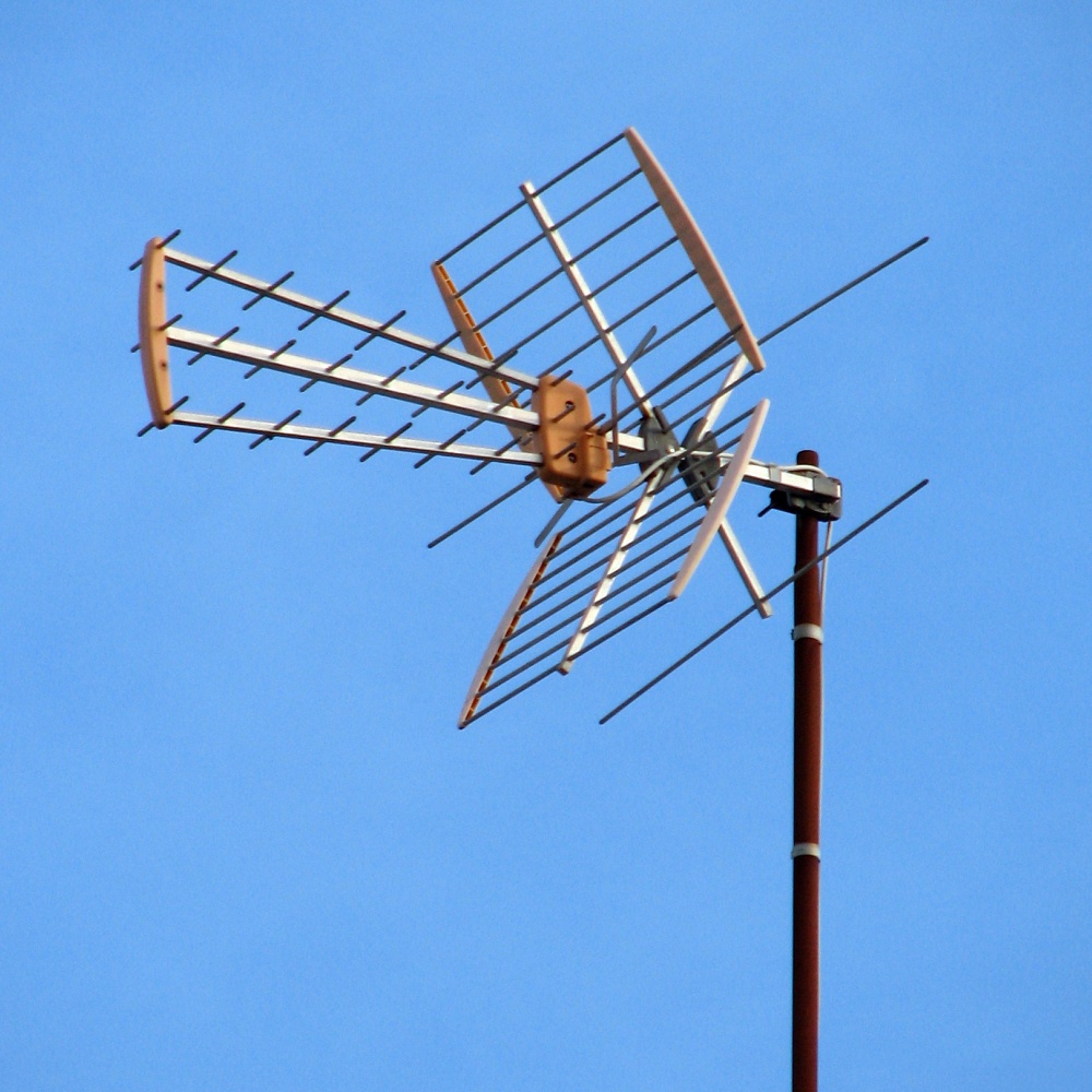 Телевизор samsung антенна. Антенна AVL. Антенна АИР. Aerial Antenna. TV Aerial.