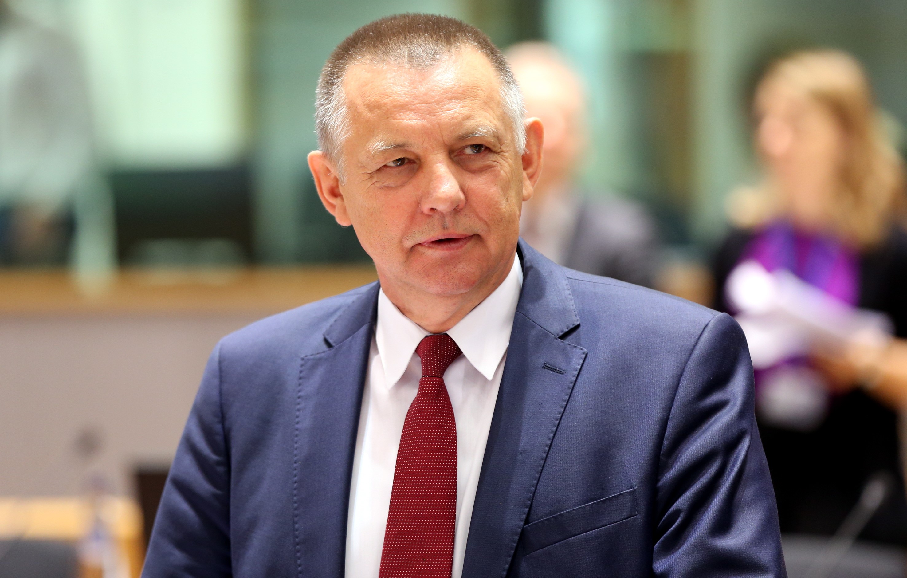 Kaczyński trafi do więzienia? "Nie ma miejsca dla świętych krów" Banaś zawiadamia prokuraturę ws. Kaczyńskiego Banaś zawiadamia prokuraturę ws. Kaczyńskiego