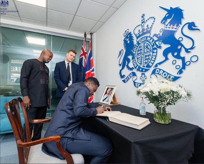 Asamoah Gyan signs book of condolence in memory of Queen Elizabeth II