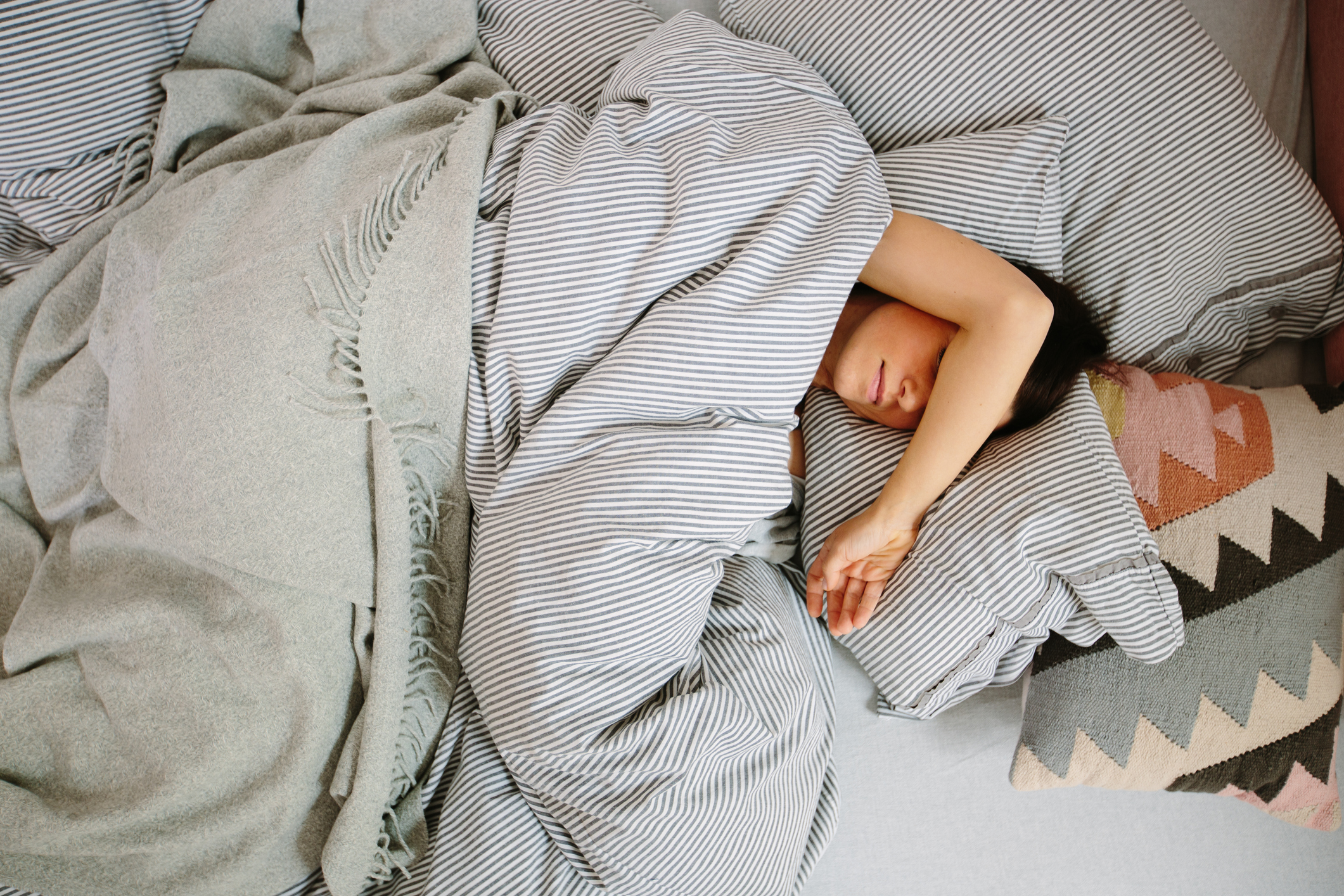 Ez történik a testeddel, ha ruha nélkül alszol. A hatását már másnap  érezheted - Blikk Rúzs