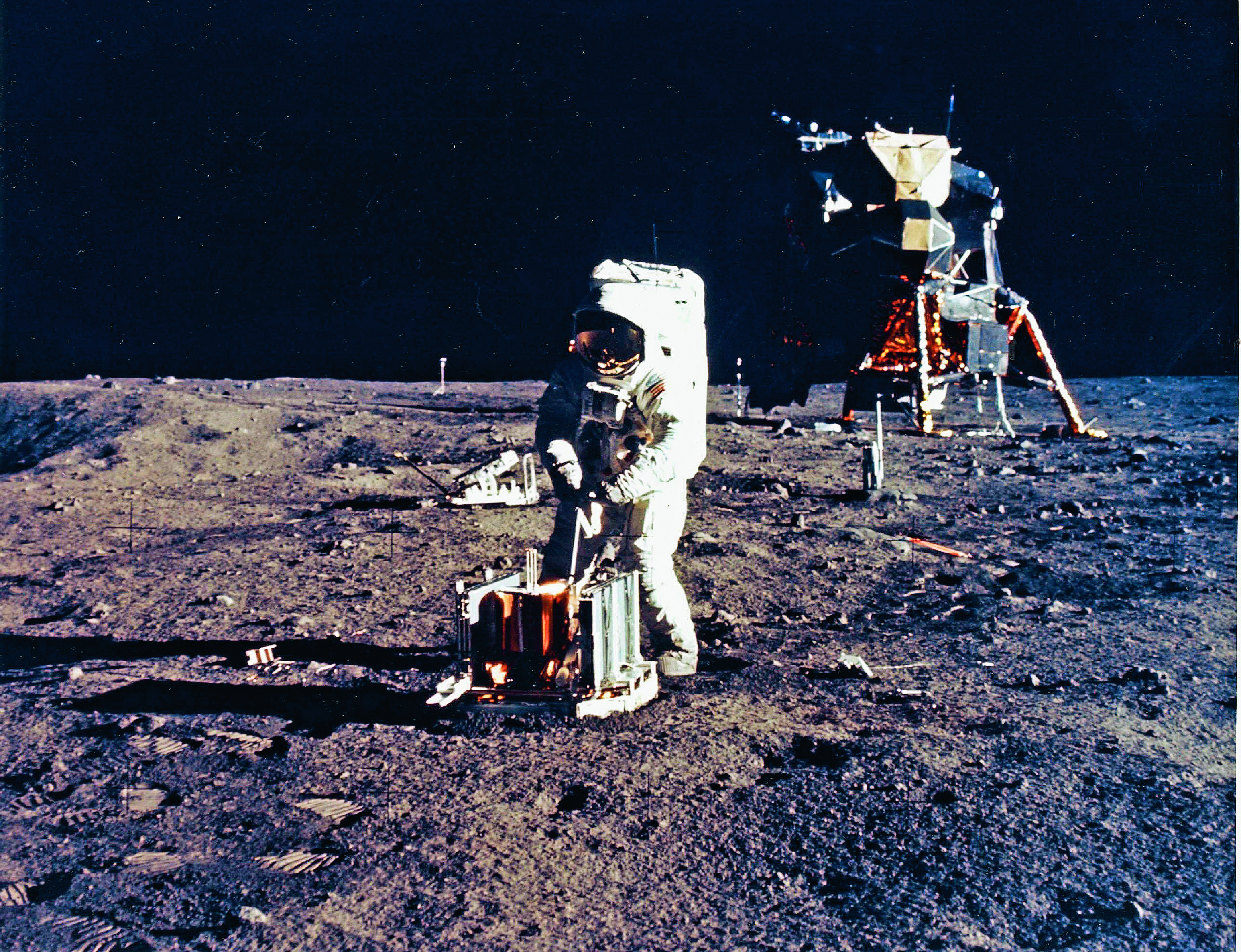 Высаживались ли на луну. Аполлон 11 1969. Апполо 11 на Луне.
