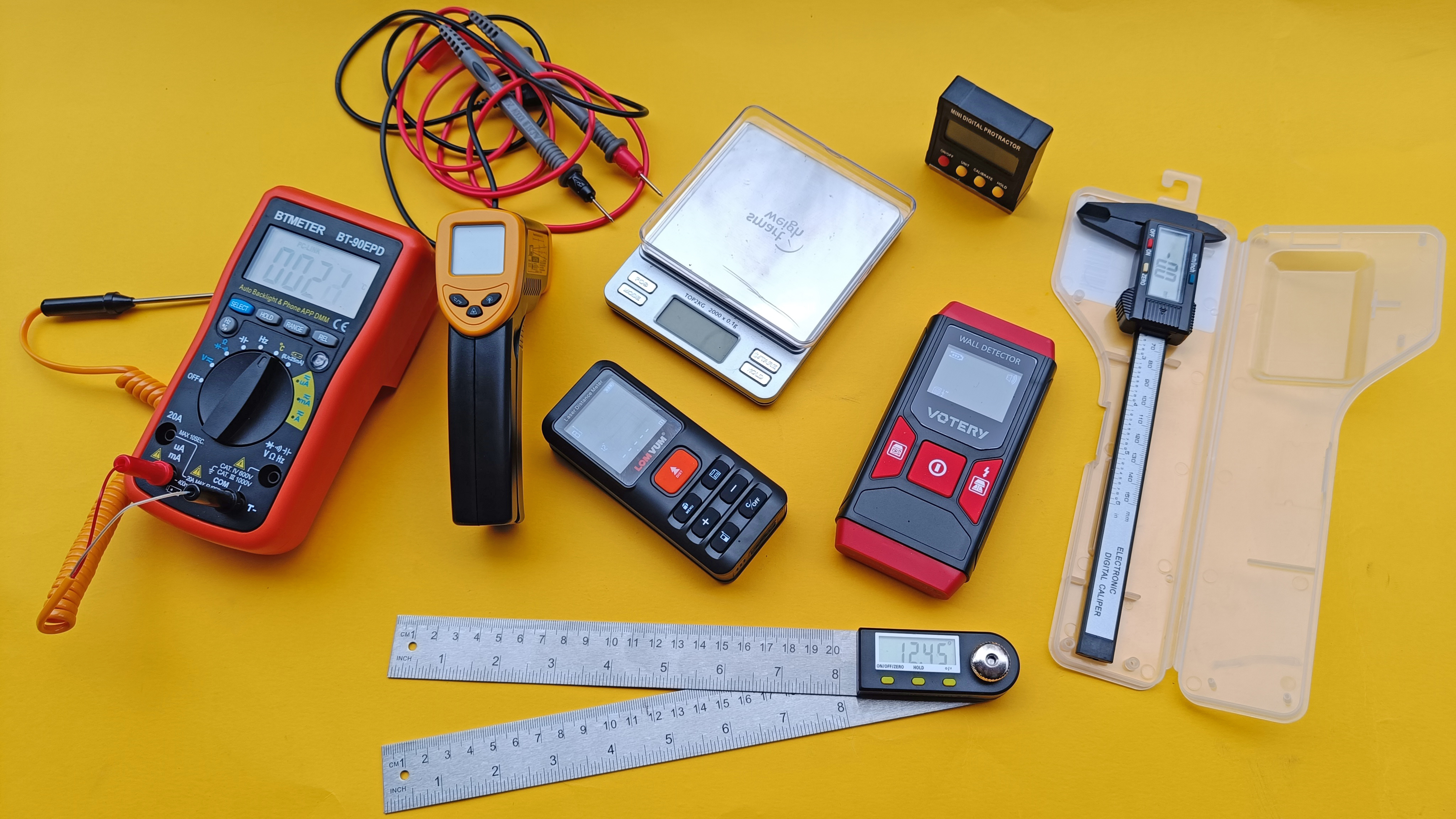 Digitale Messgeräte für jede Werkstatt: Multimeter, Oszilloskop,  Schieblehre & Co. ab 10 Euro | TechStage