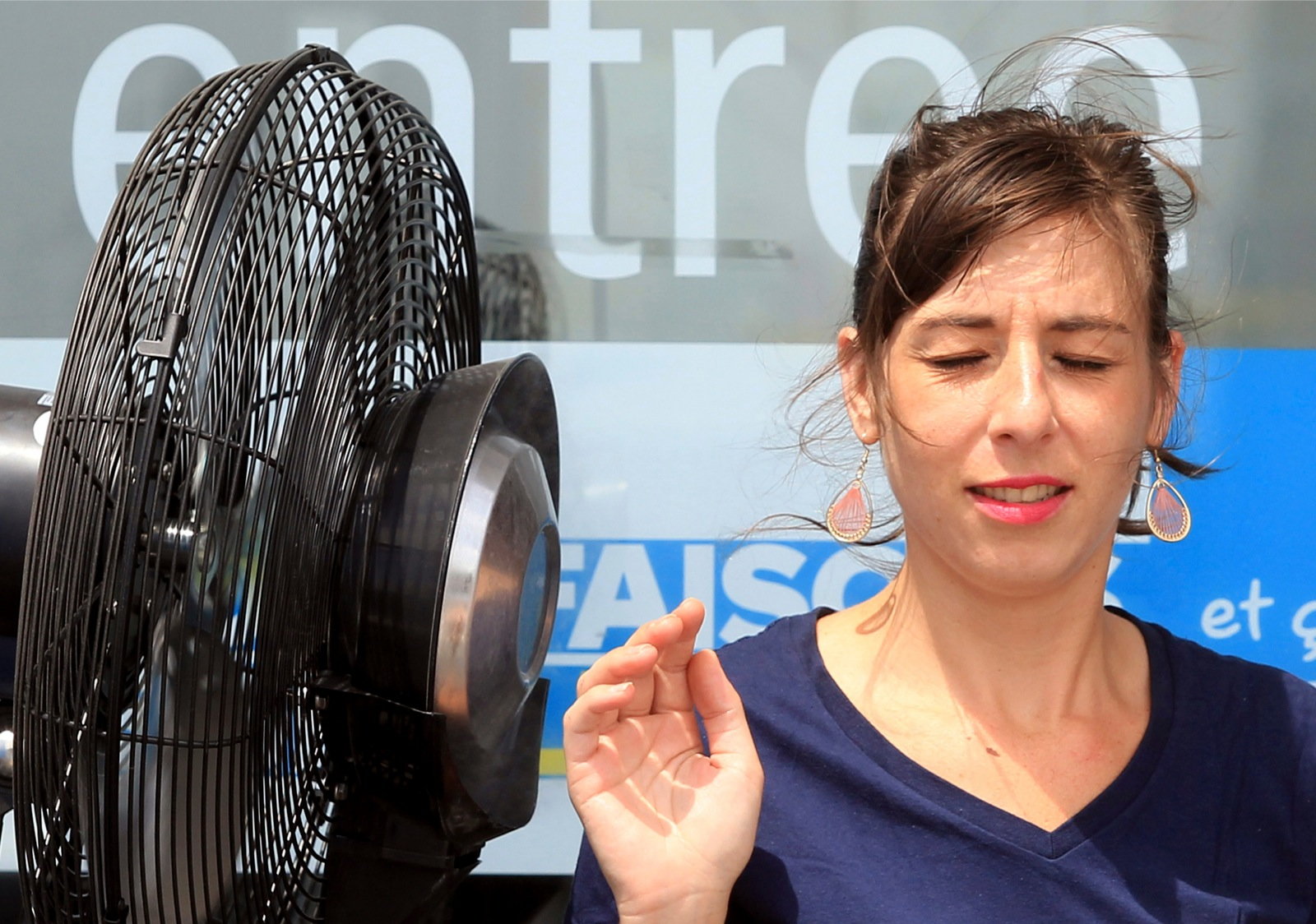 Nestašicu ventilatora u Švajcarskoj rešavaju Kina i internet