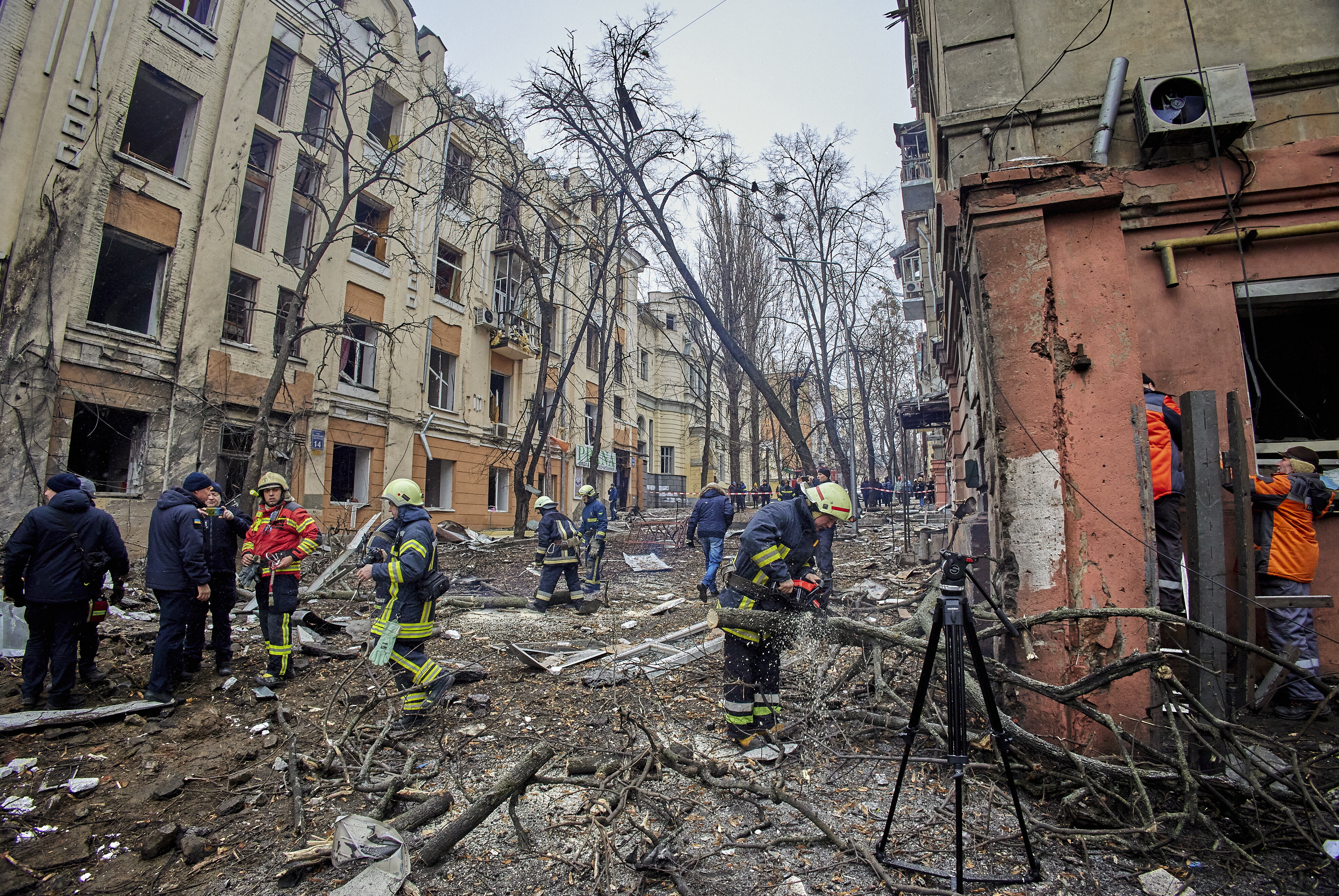 **Tragedia w Charkowie. Dziesięć Rodzin Straciło Dom w Ataku Dronów**