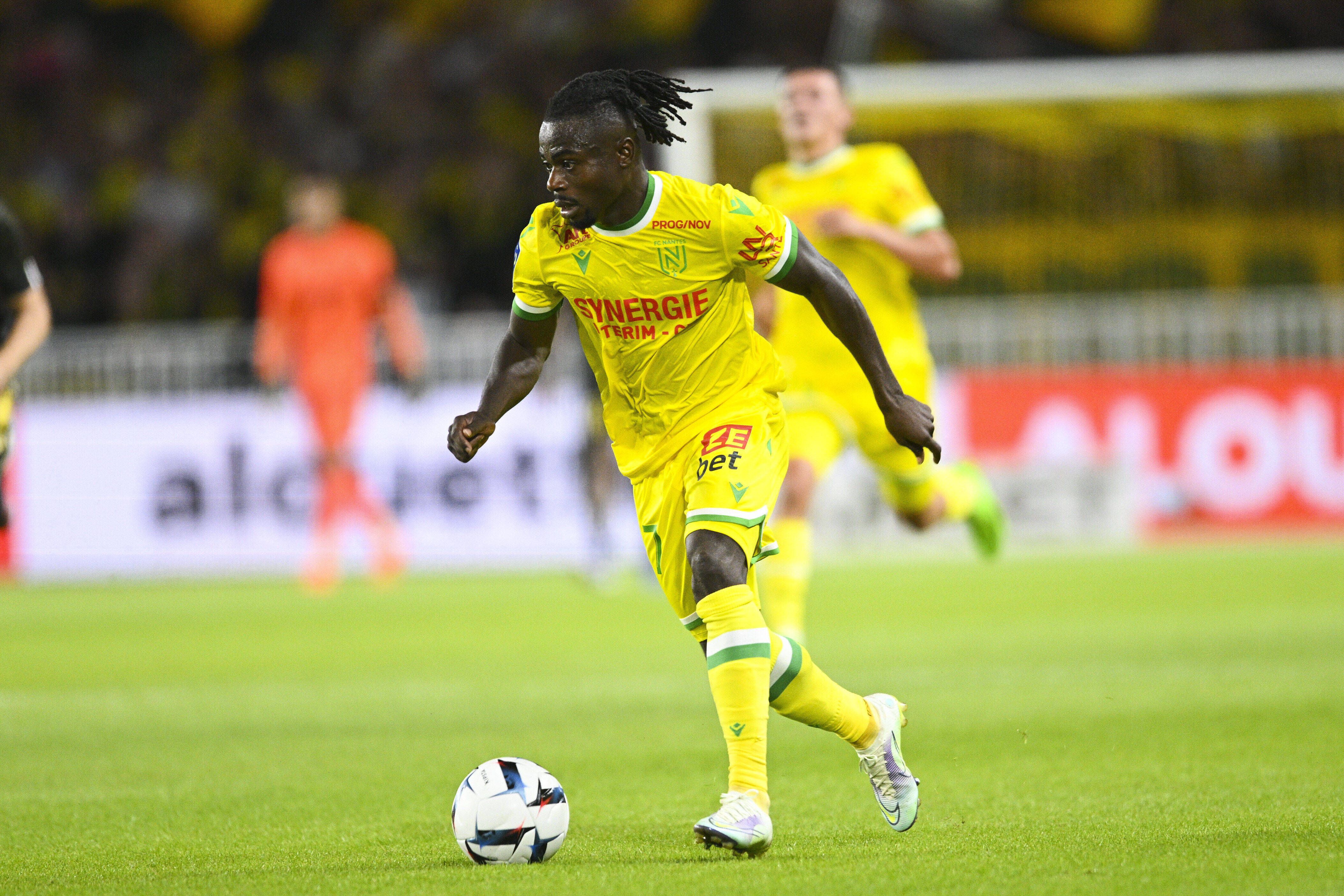 Moses Simon and Lionel Messi are among the most dangerous passers in Ligue 1