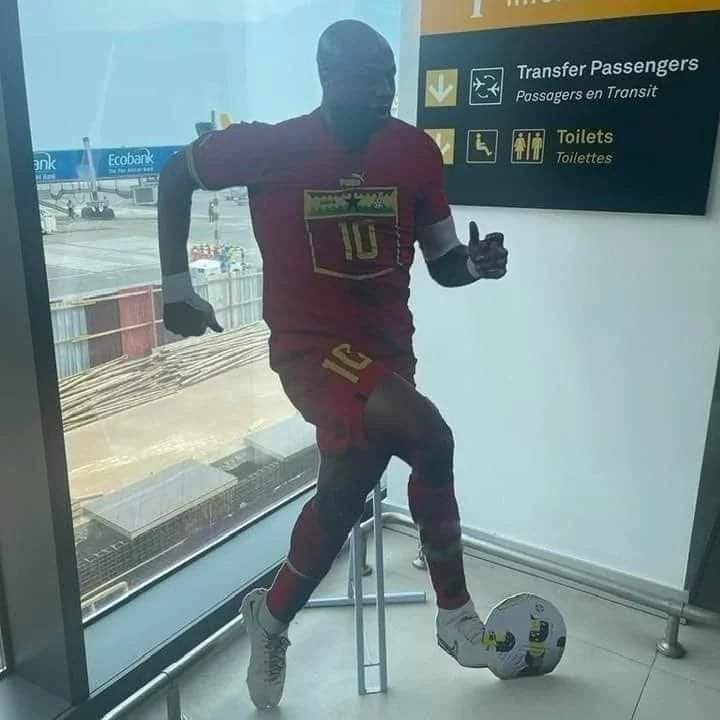 Black Stars take centre stage at Kotoka Airport ahead of World Cup