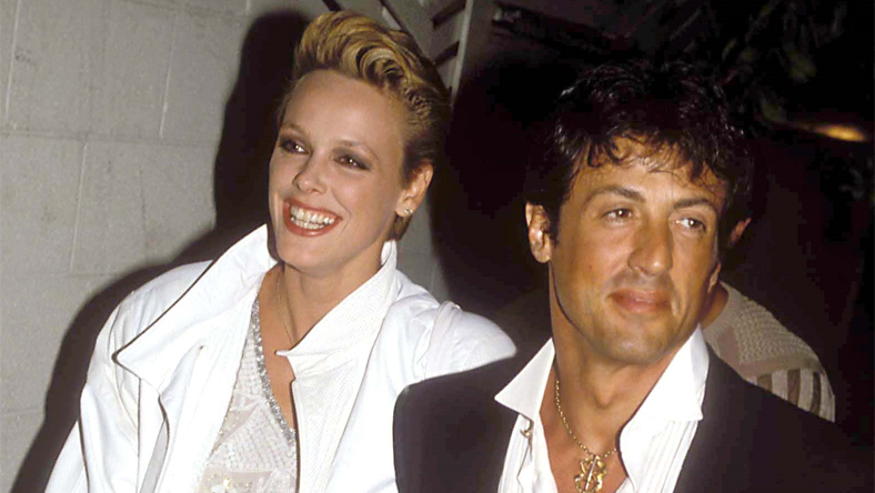 Csak ámulunk: Ilyen a kinézete Sylvester Stallone egykori színésznő  feleségének, aki 54 évesen szülte meg a lányát - Blikk Rúzs