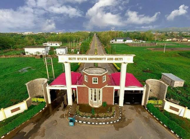 Ekiti varsity students protest alleged indiscriminate arrest of colleagues  by EFCC | Pulse Nigeria