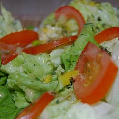 Hagymás vinaigrette salátaöntet