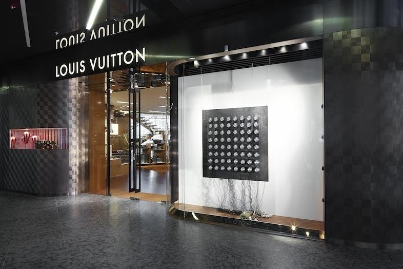Salon Louis Vuitton w Warszawie otwarty. A co w środku? - Wydarzenia -  Forbes.pl