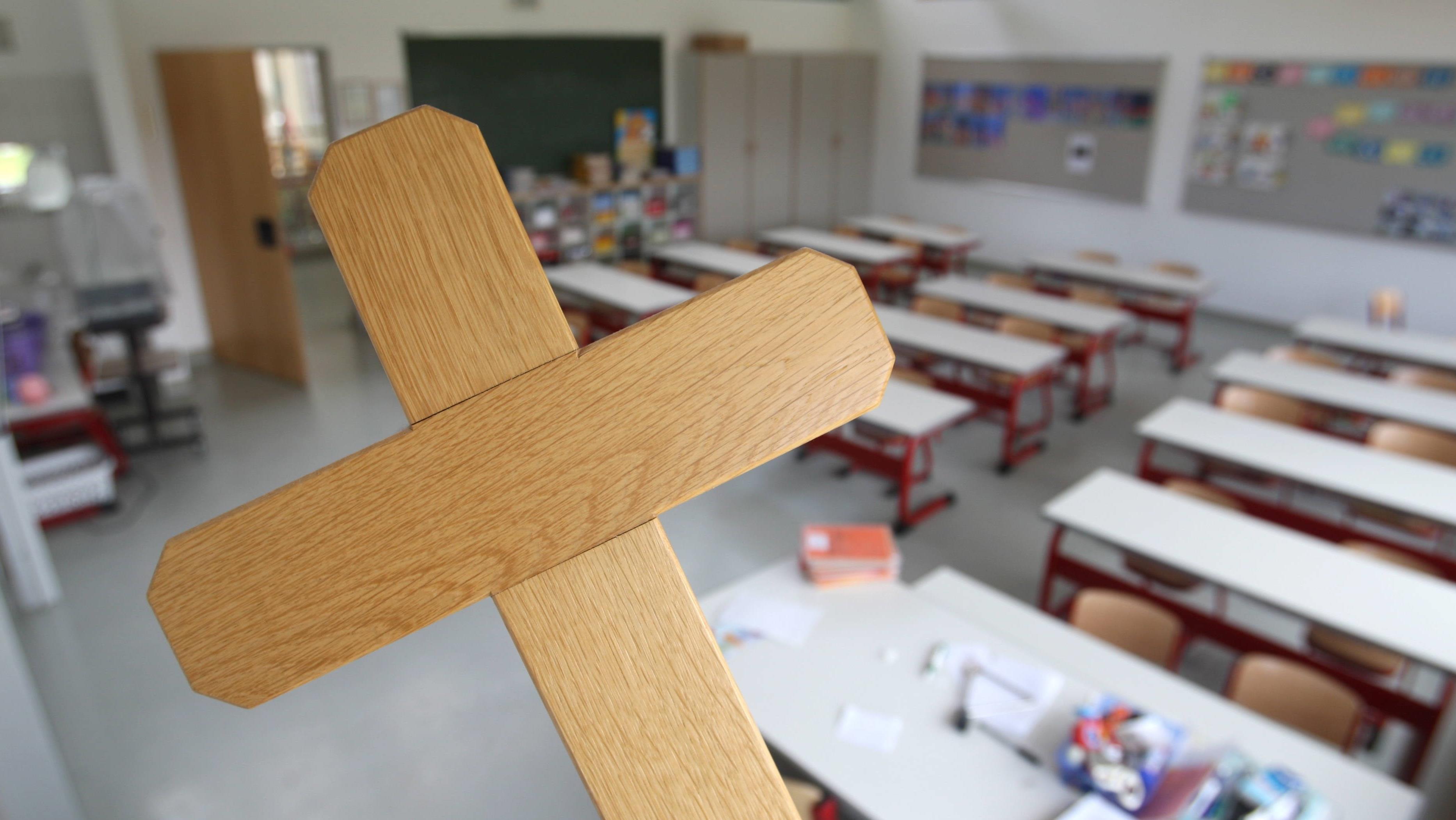 Learning Apps Po Polsku Religia Religia w szkołach to symbol nacisków Kościoła na państwo - Polska