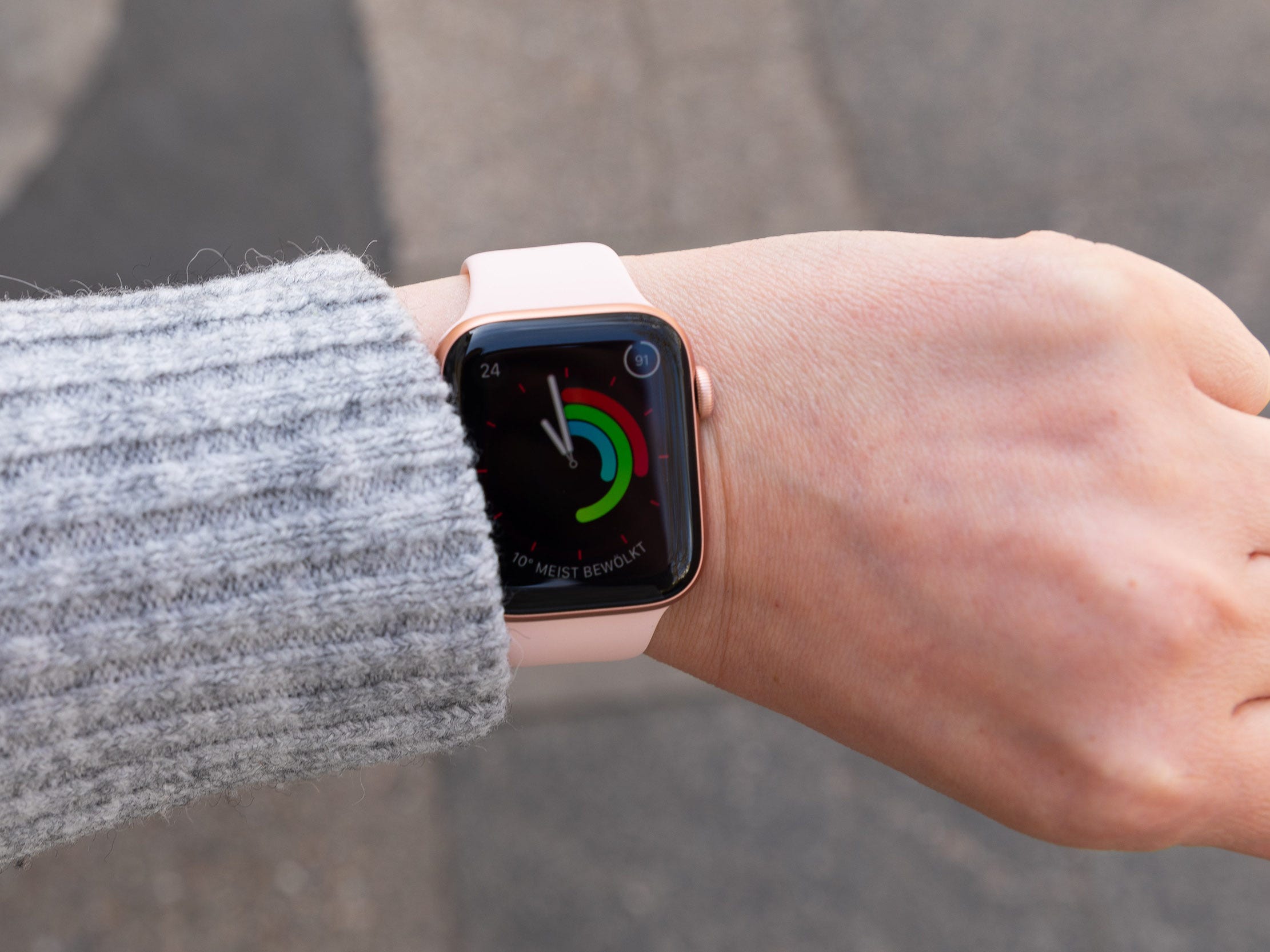 Space grey apple watch pink band sale