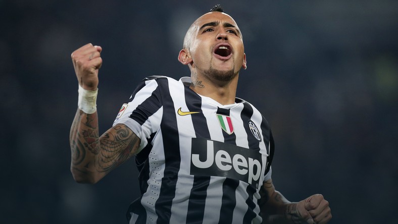 media: arturo vidal o krok od manchesteru united