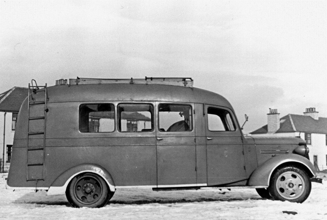 Autobus sztabowy Chevrolet przetransportowany z Francji przez Norwegię do Wielkiej Brytanii razem ze sprzętem Samodzielnej Brygady Strzelców Podhalańskich