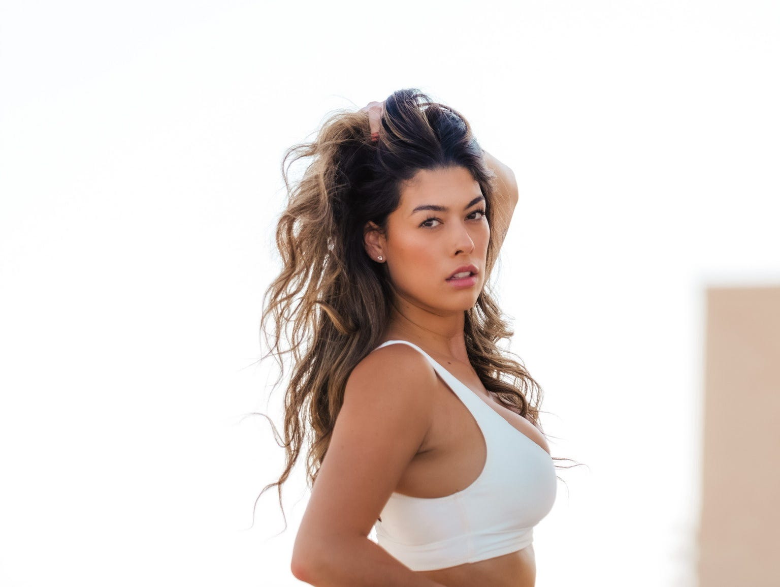 An OnlyFans creator and single mother of 4 explains how much she's earned  in 11 months on the platform — and how she uses cooking and Spanish lessons  to promote her account |